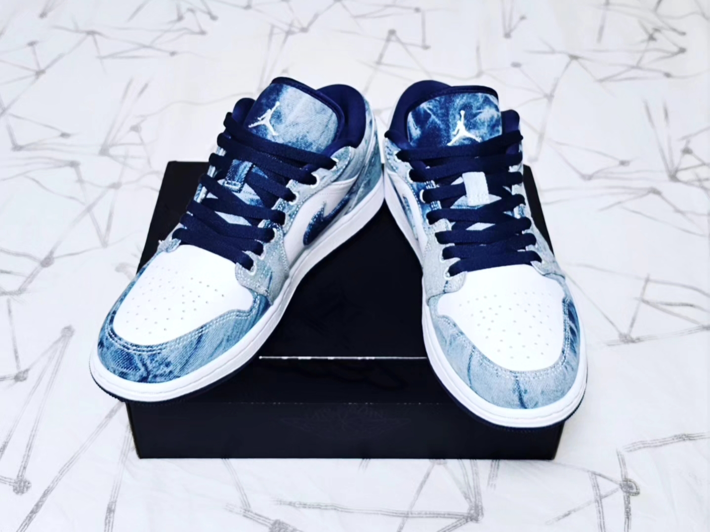 Jordan 1 Low SE Washed Denim 착용 스타일 - 3
