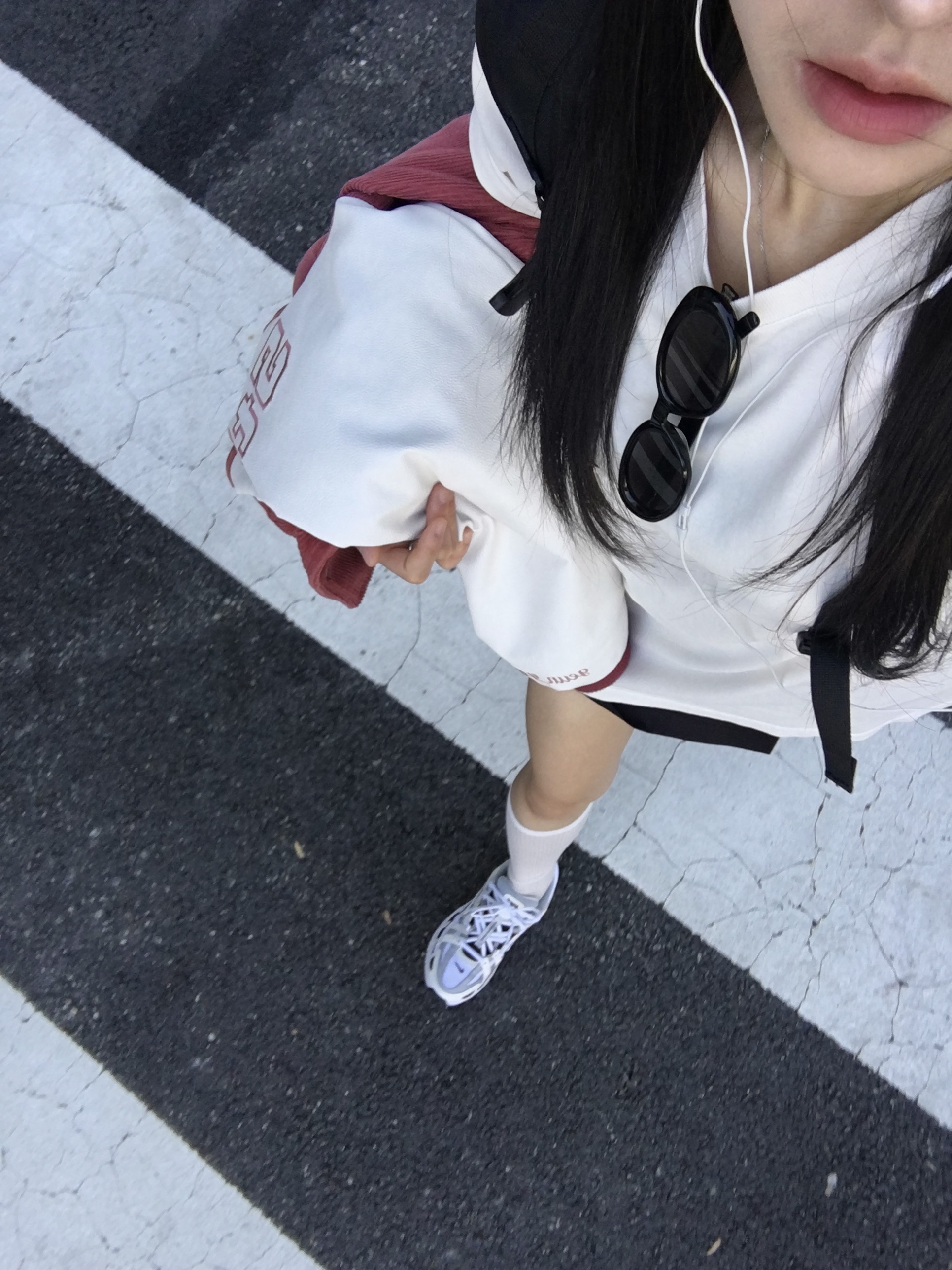 Stussy 8 Ball Pigment Dyed T-Shirt Natural, Nike P-6000 Sail Wolf Grey 착용 스타일 - 2