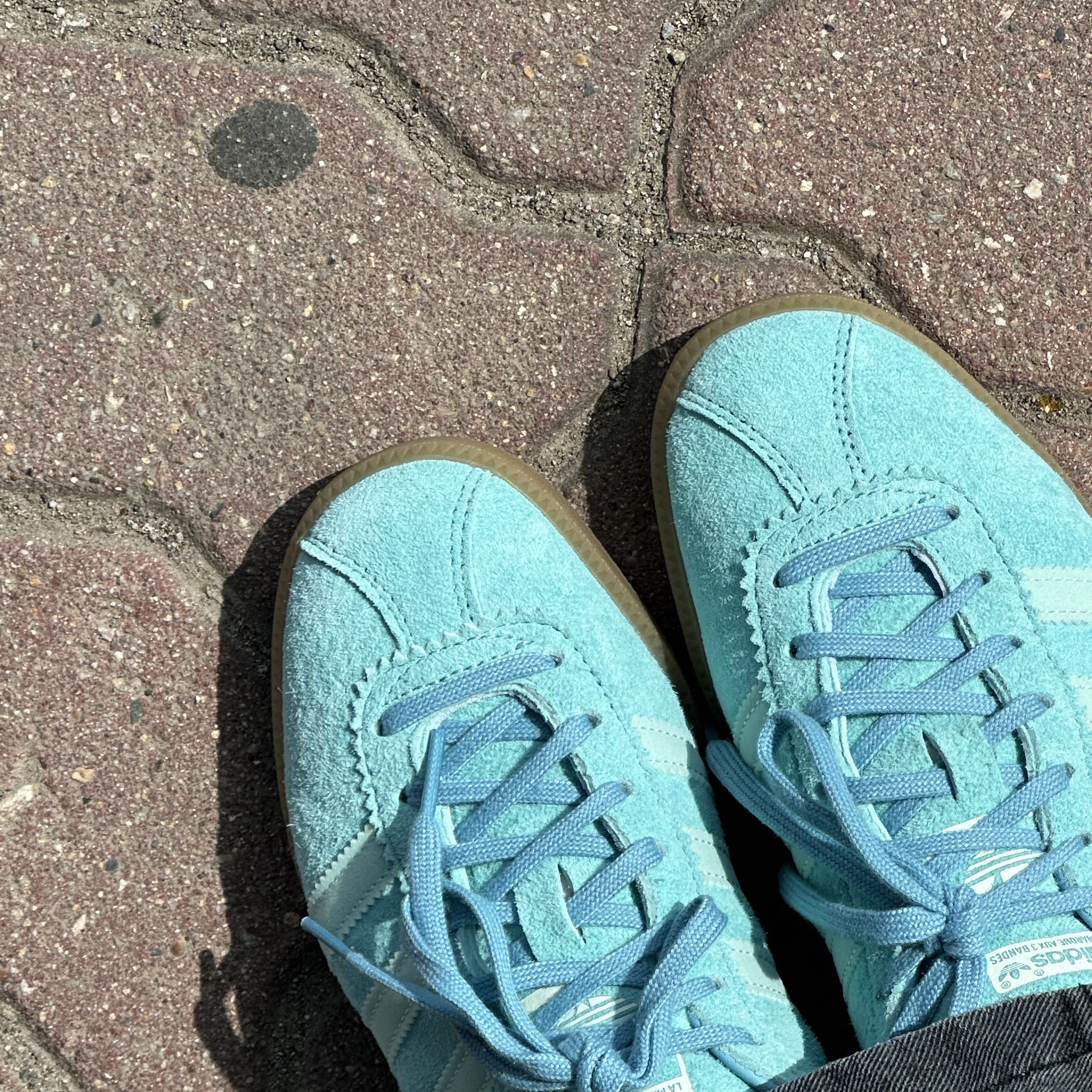 Adidas Bermuda Easy Mint 착용 스타일