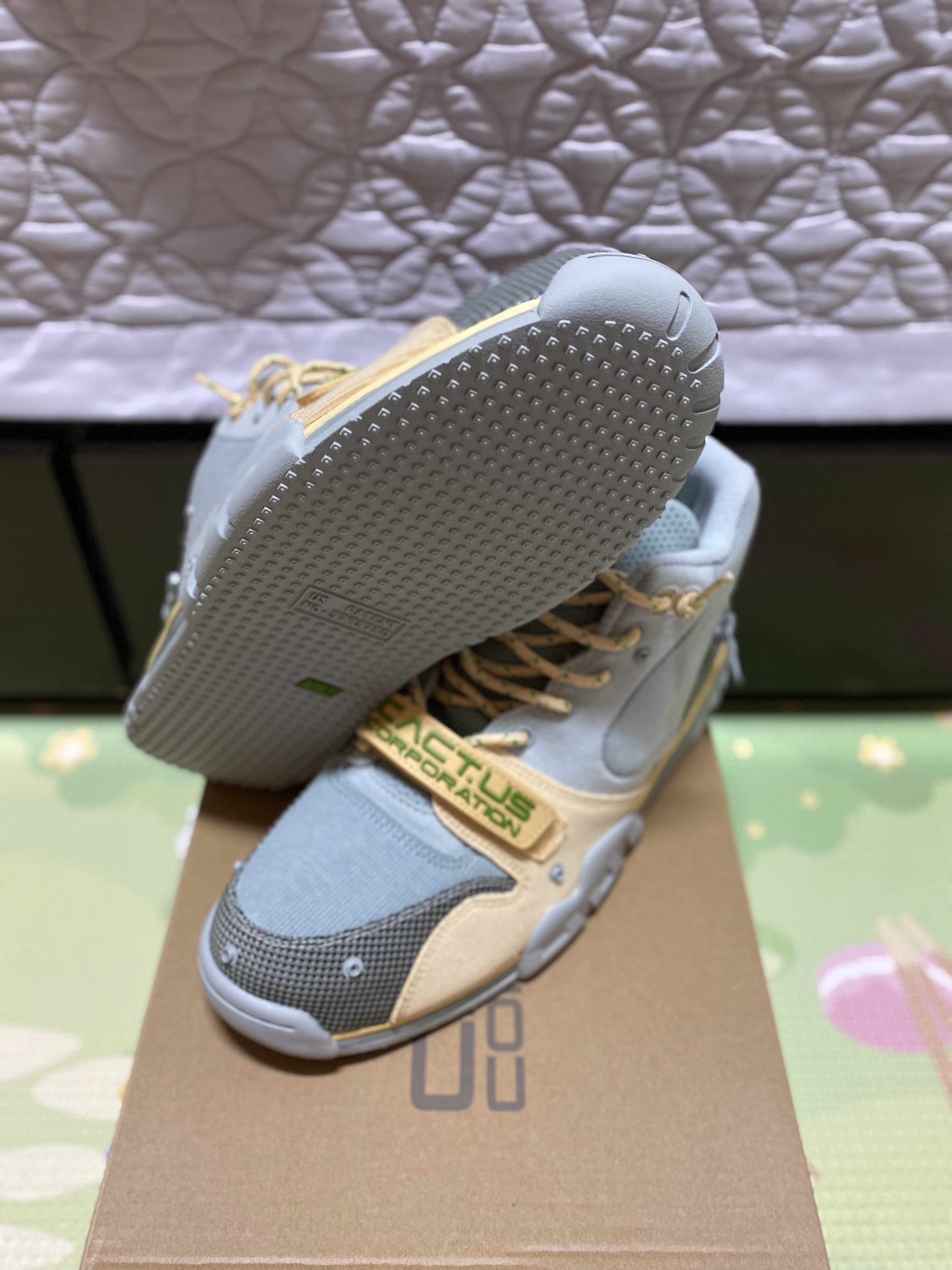 Nike x Travis Scott Nike Air Trainer 1 Grey Haze and Dusty Sage 착용 스타일 - 4