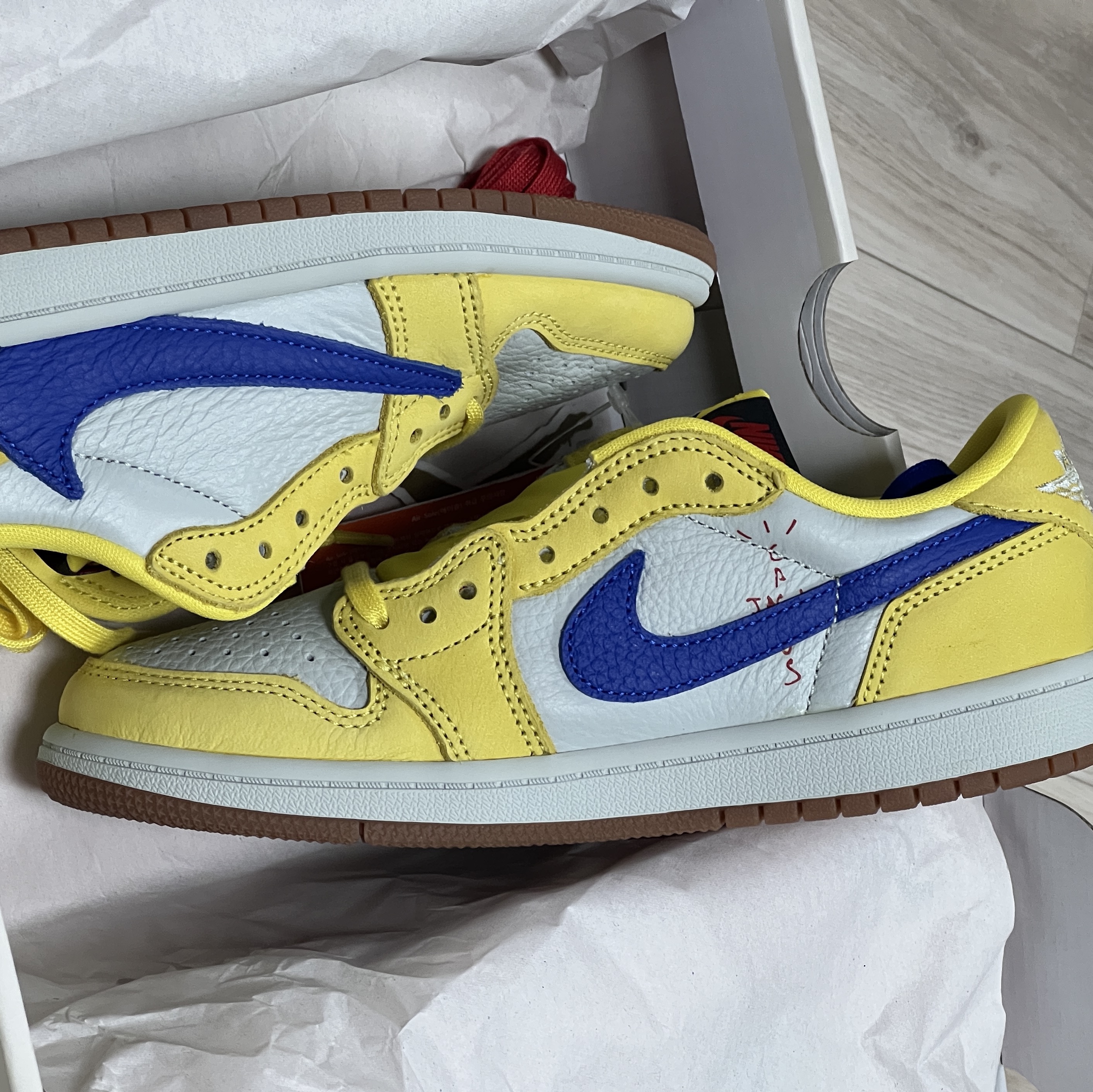 (PS) Jordan 1 x Travis Scott Retro Low OG SP Canary 착용 스타일