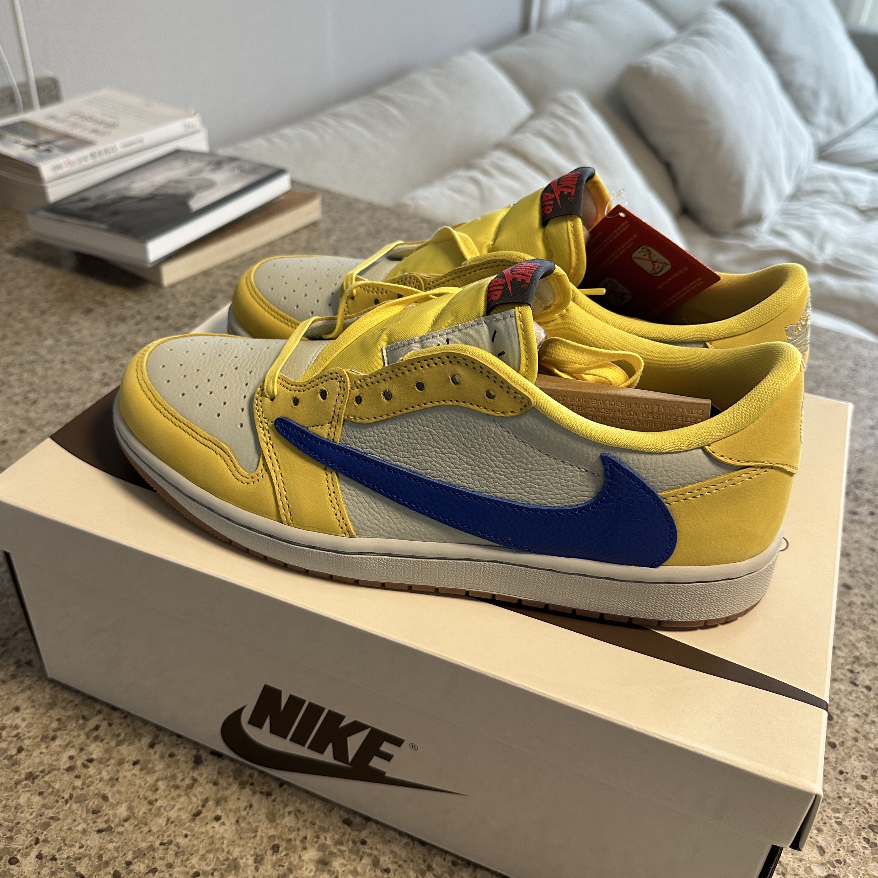 (W) Jordan 1 x Travis Scott Retro Low OG SP Canary 착용 스타일