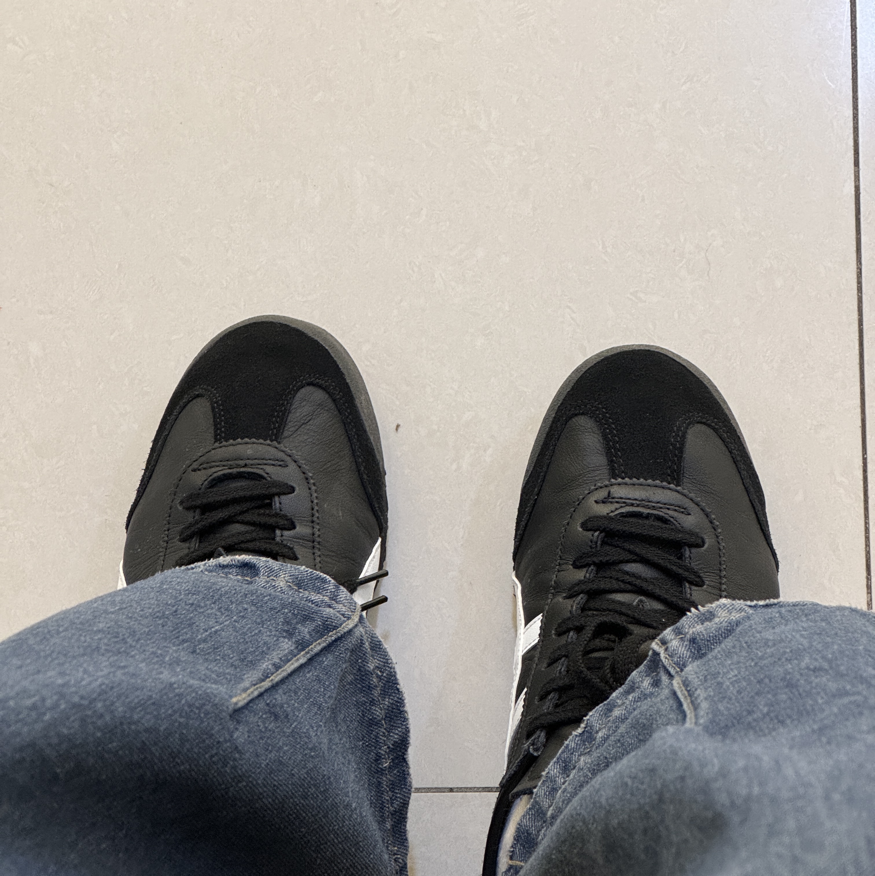 Onitsuka Tiger Mexico 66 Black White 착용 스타일 - 3