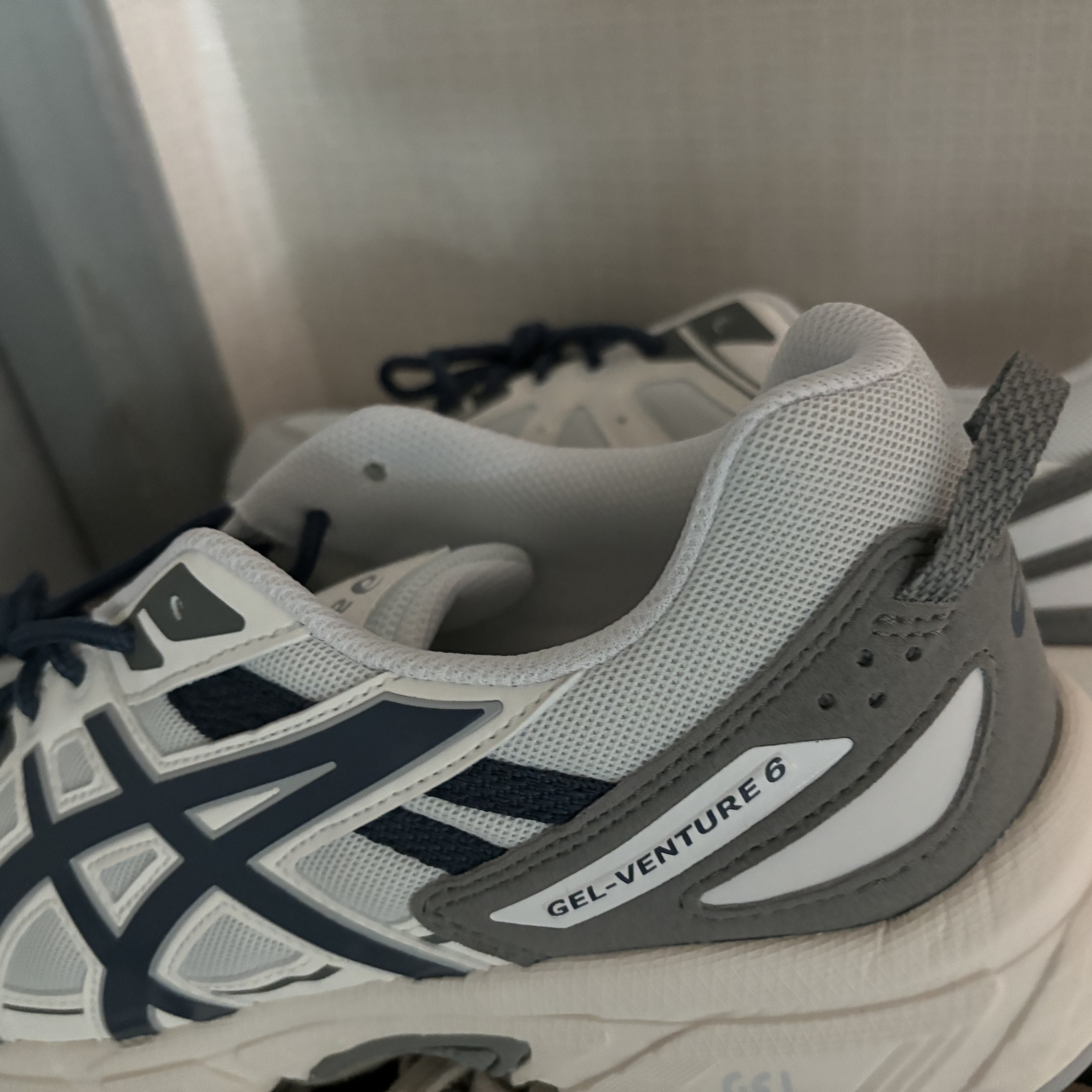 Asics Gel-Venture 6 Bering Sea 착용 스타일