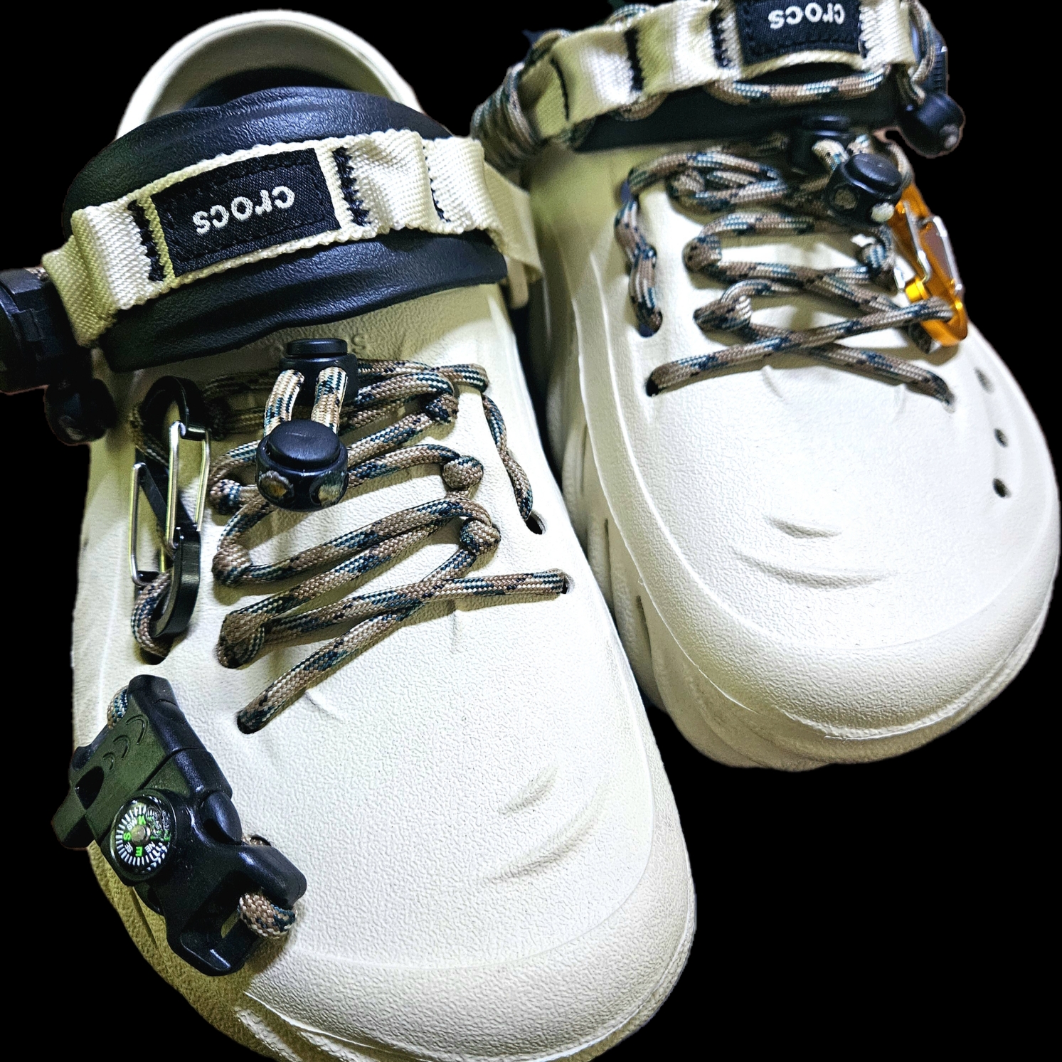 Crocs Echo Clog Bone Black 착용 스타일