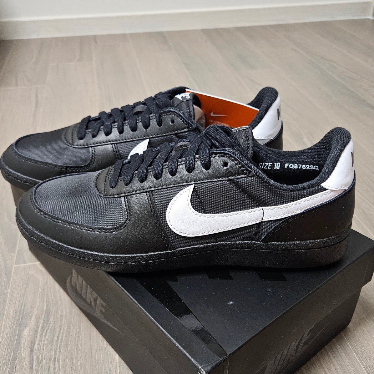 Nike Field General 82 SP Black and White 착용 스타일 - 1