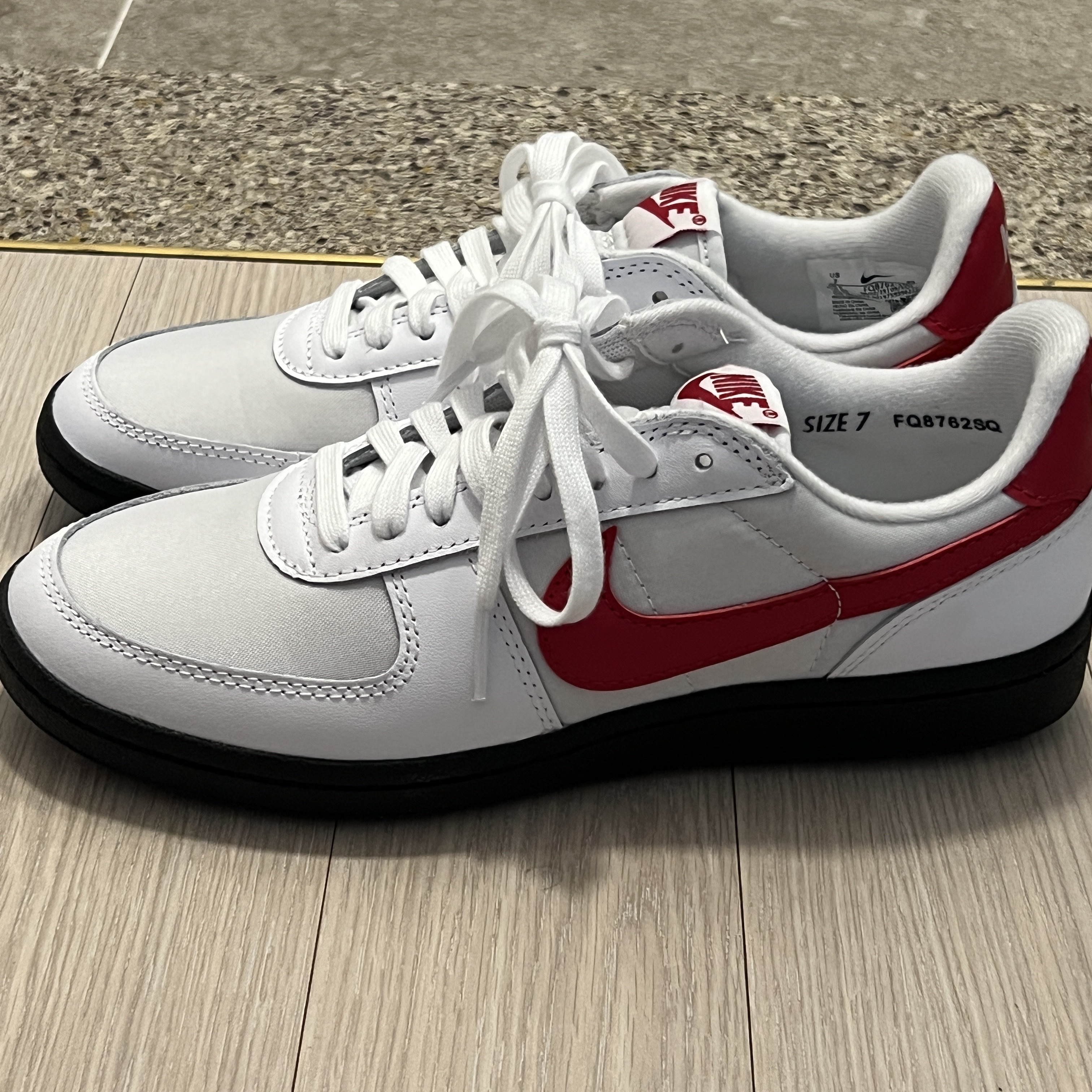 Nike Field General 82 SP White and Varsity Red 착용 스타일 - 5