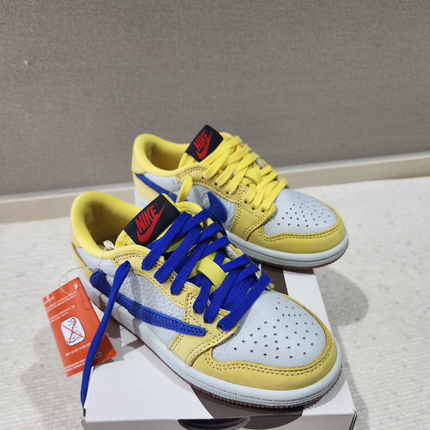 (PS) Jordan 1 x Travis Scott Retro Low OG SP Canary 착용 스타일 - 2