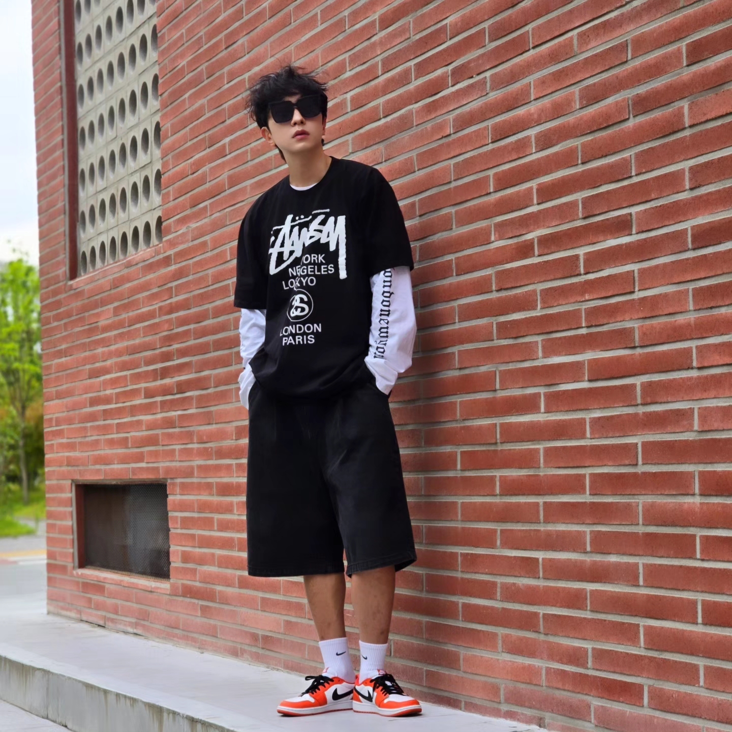 Stussy World Tour T-Shirt Black 2024,2025, Stussy World Tour T-Shirt Black 2023 착용 스타일 - 5