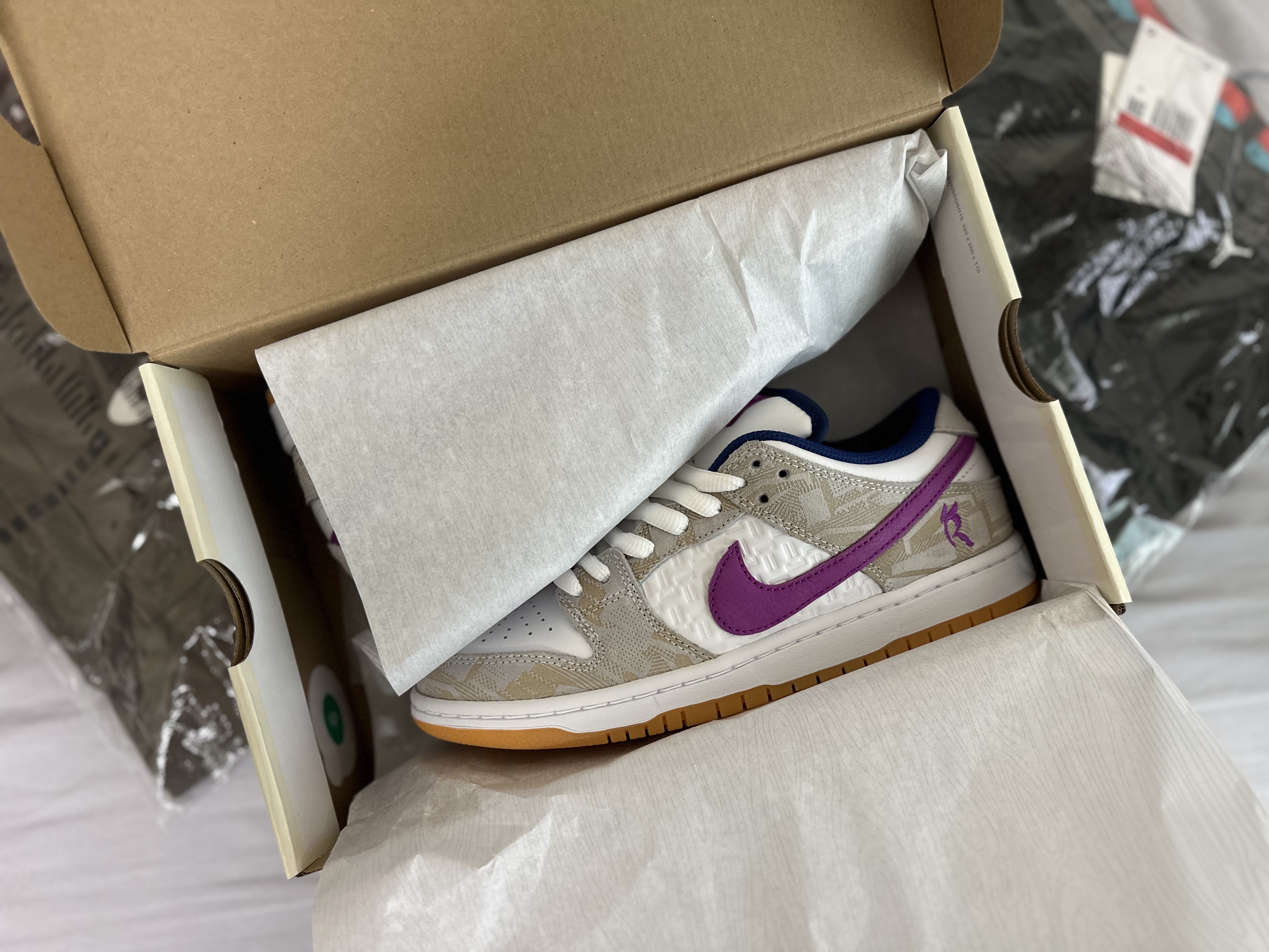 Nike x Rayssa Leal SB Dunk Low PRM Pure Platinum Vivid Purple, Nike Dunk Low SP Plum 2024 착용 스타일 - 1