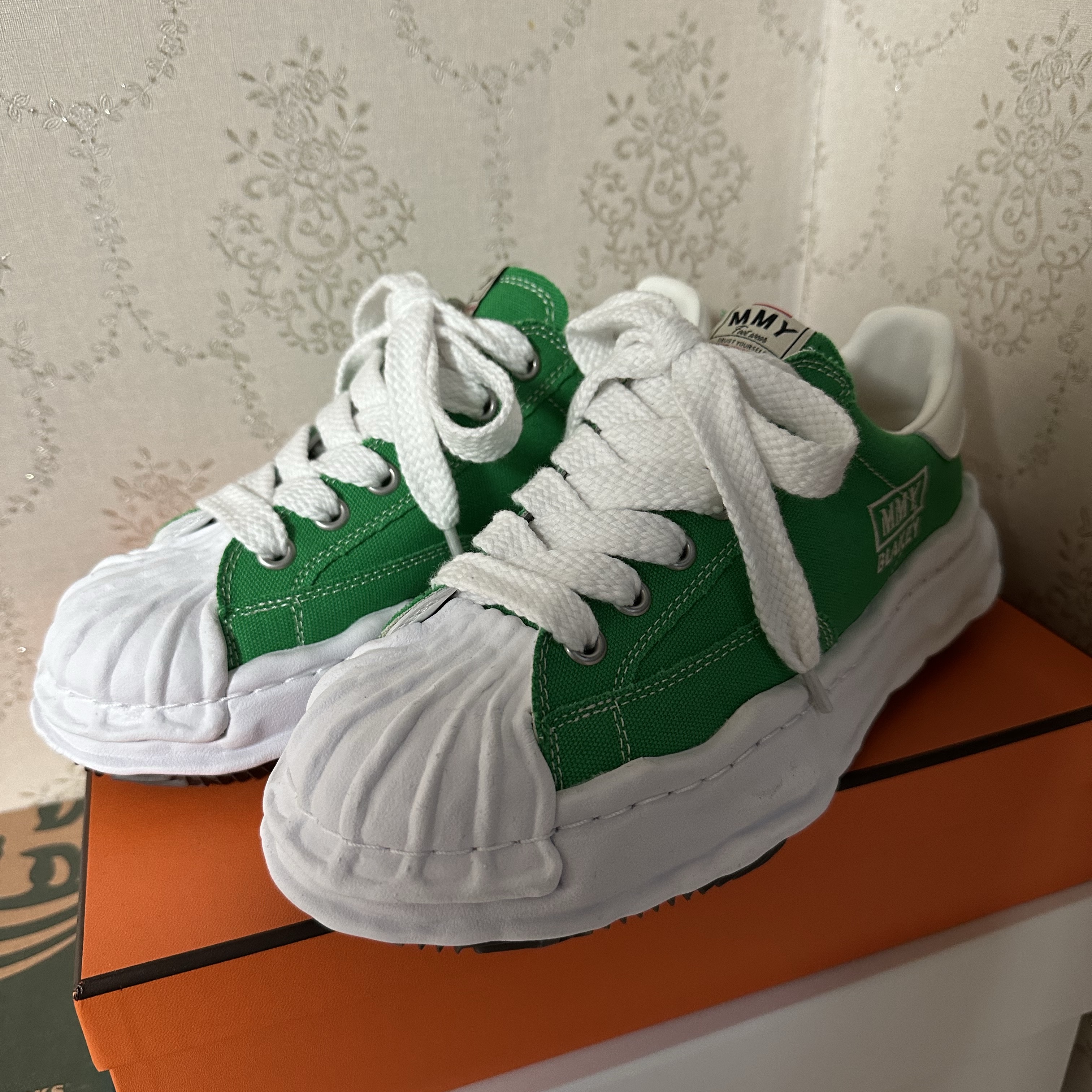 Maison Mihara Yasuhiro Blakey OG Sole Canvas Low-top Sneakers Green 착용 스타일
