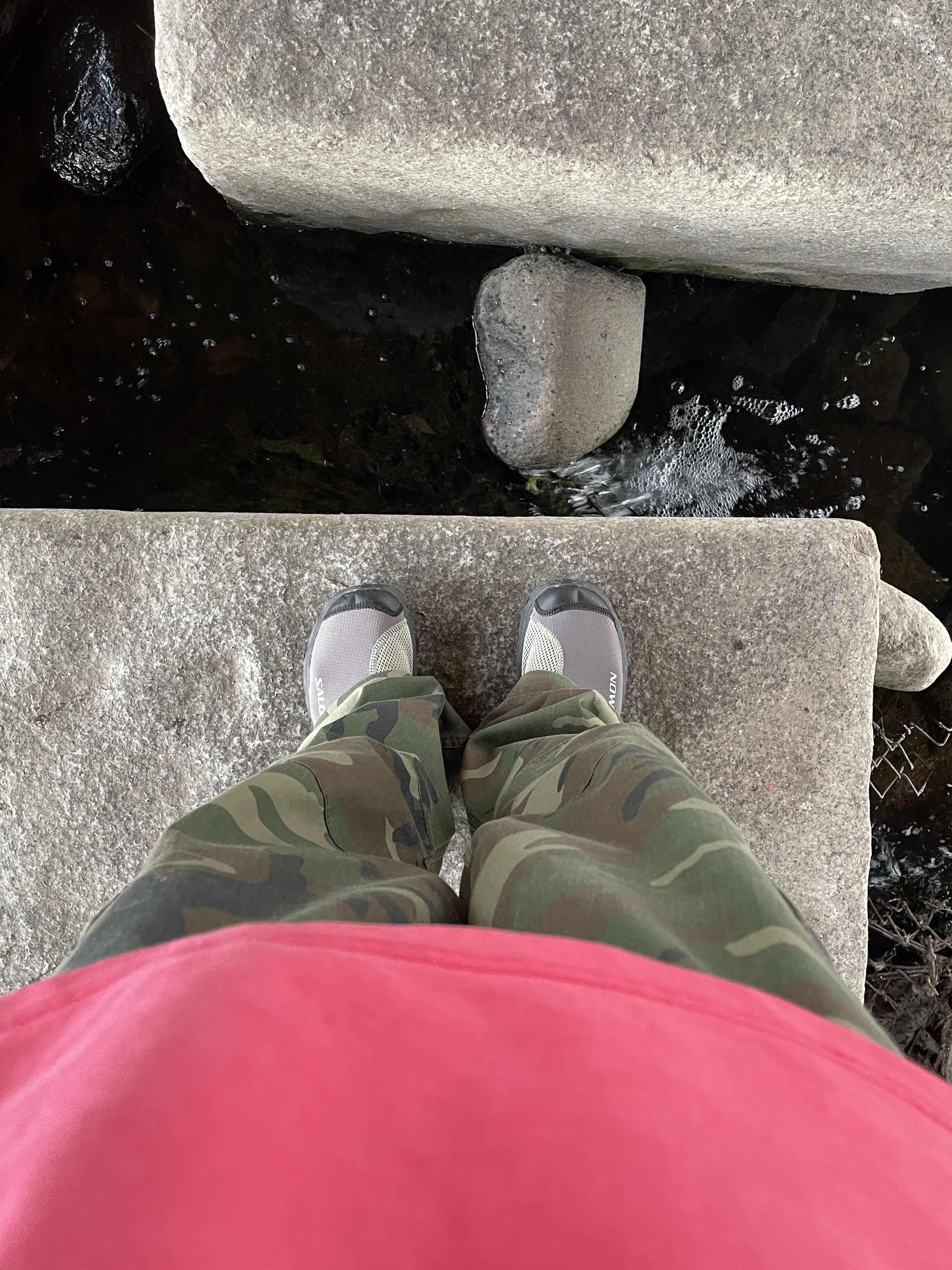 Salomon RX Slide 3.0 Pewter, MM6 Maison Margiela x Eastpak Dripping Pak'r Backpack Black 착용 스타일 - 4
