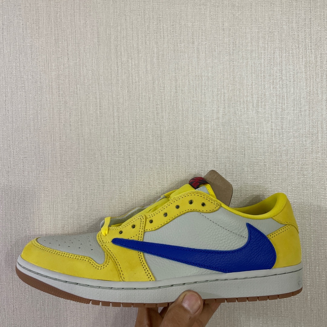 (W) Jordan 1 x Travis Scott Retro Low OG SP Canary 착용 스타일
