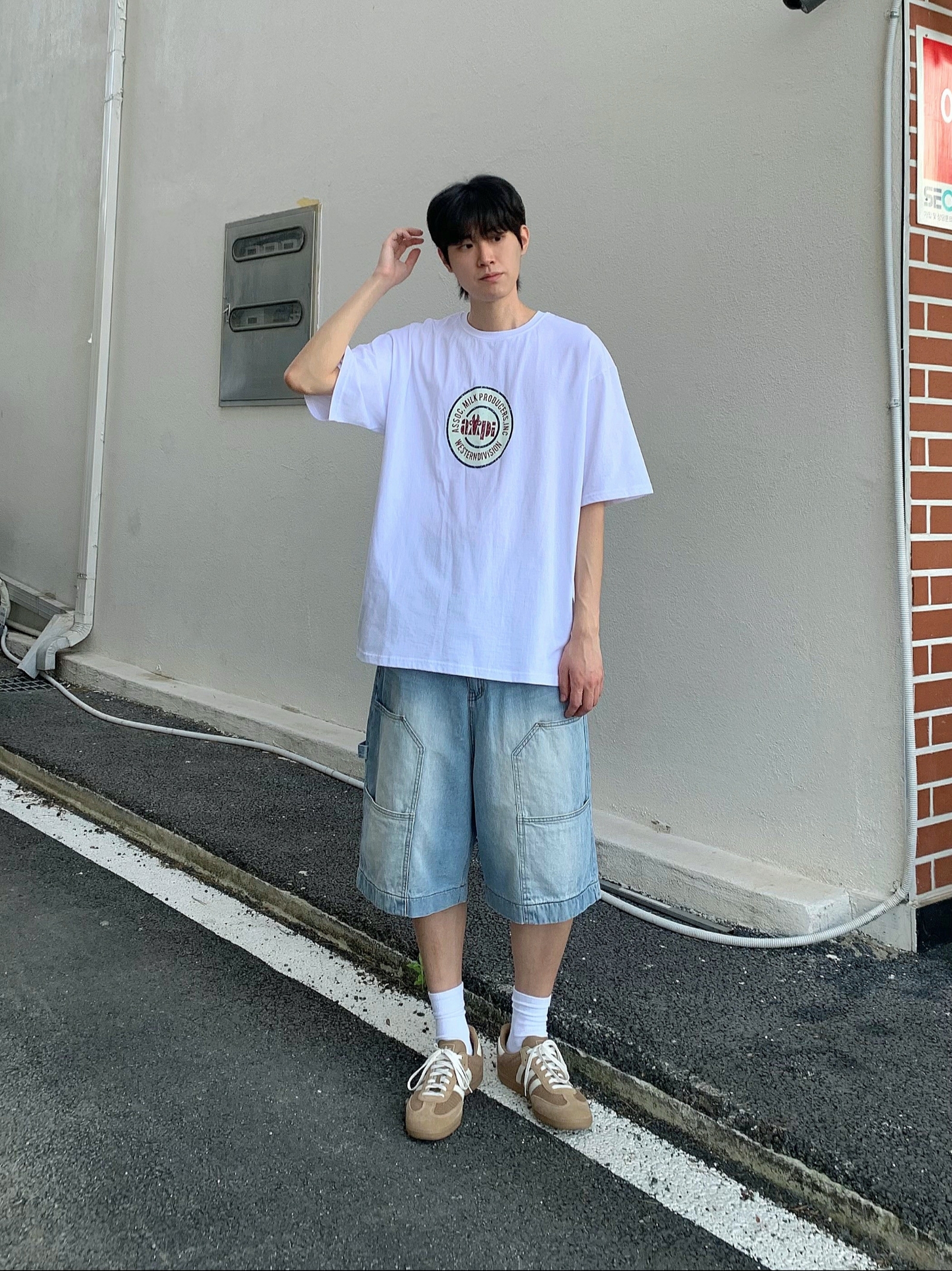 Adidas Samba OG Cardboard Chalk White 착용 스타일