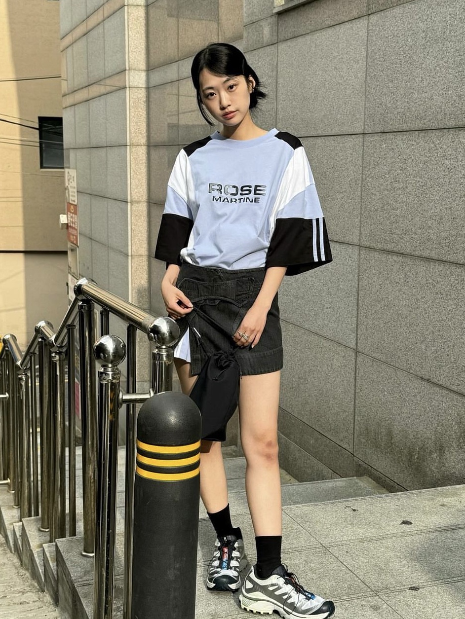 Martine Rose Oversized Panelled T-Shirt Blue White Black 착용 스타일 - 1