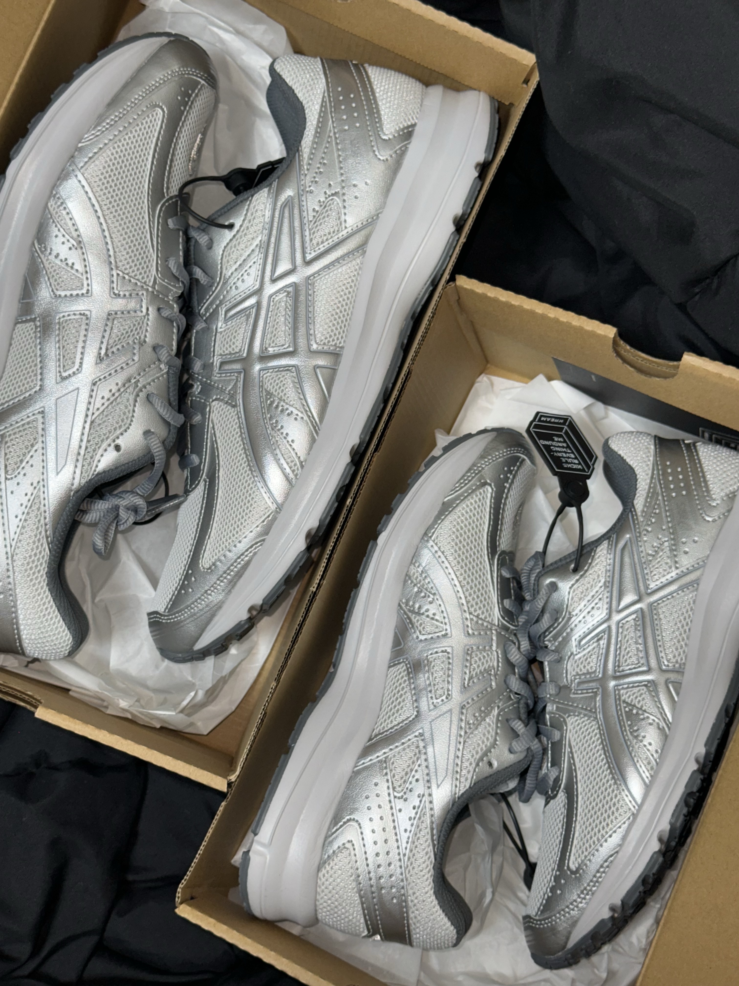 Asics Jog 100 S SMU Glacier Grey Pure Silver - 2E Wide 착용 스타일 - 3