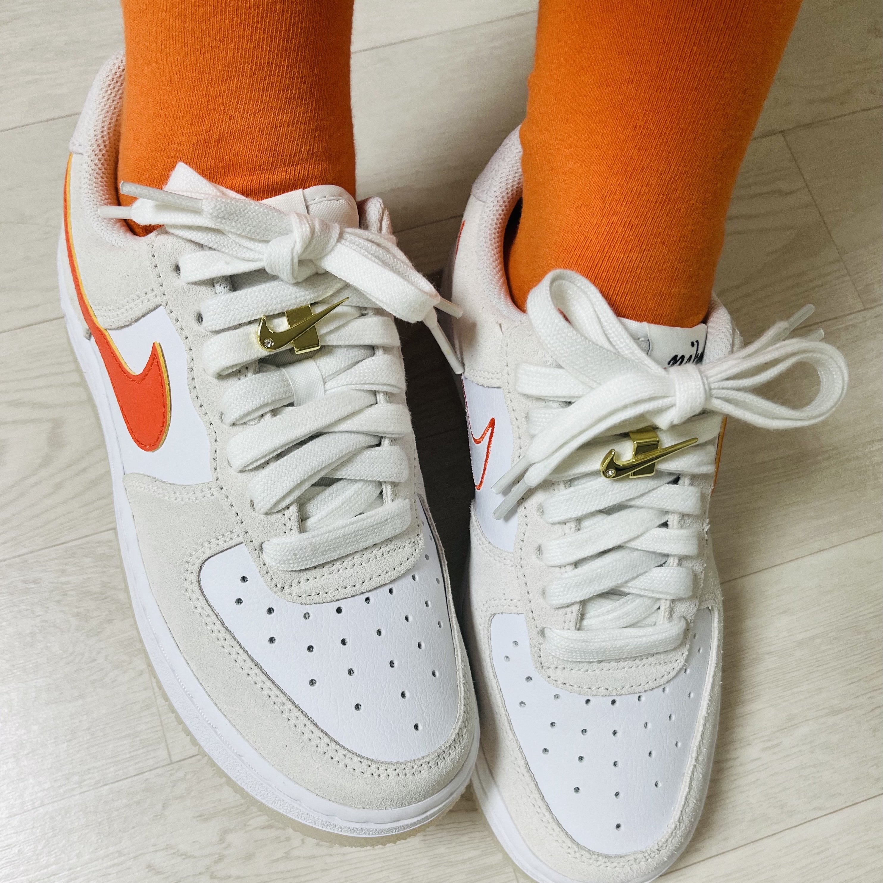 (W) Nike Air Force 1 '07 SE First Use Orange Sail 착용 스타일