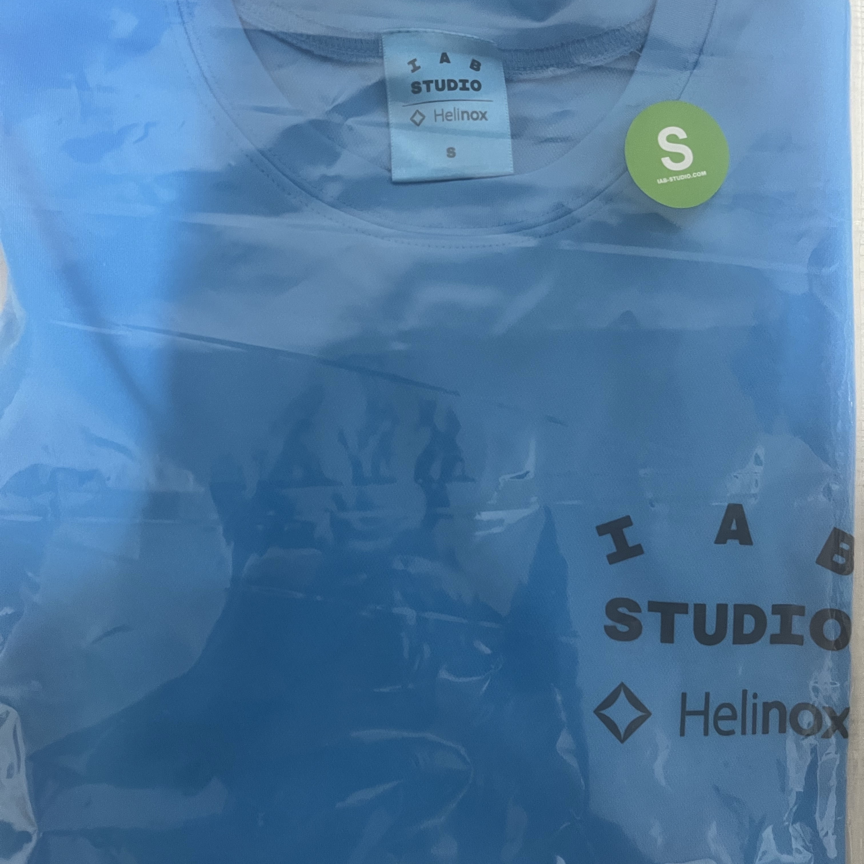 IAB Studio x Helinox T-Shirt Cyan Blue 착용 스타일