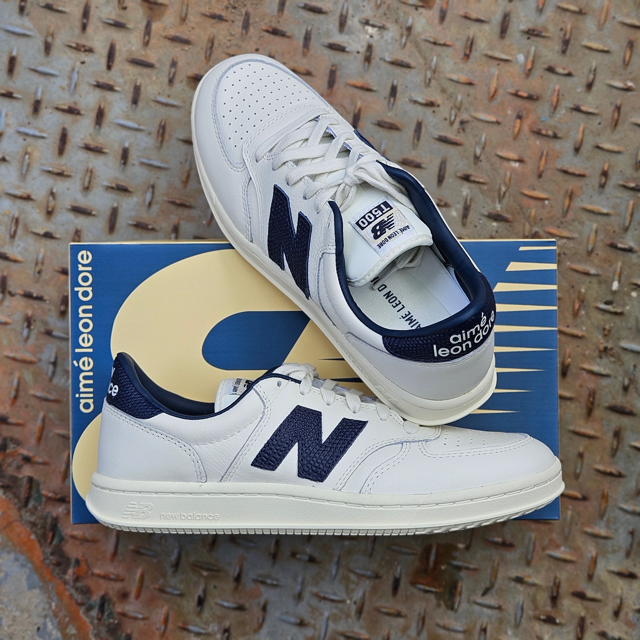 New Balance x Aime Leon Dore T500 Navy 착용 스타일 - 5