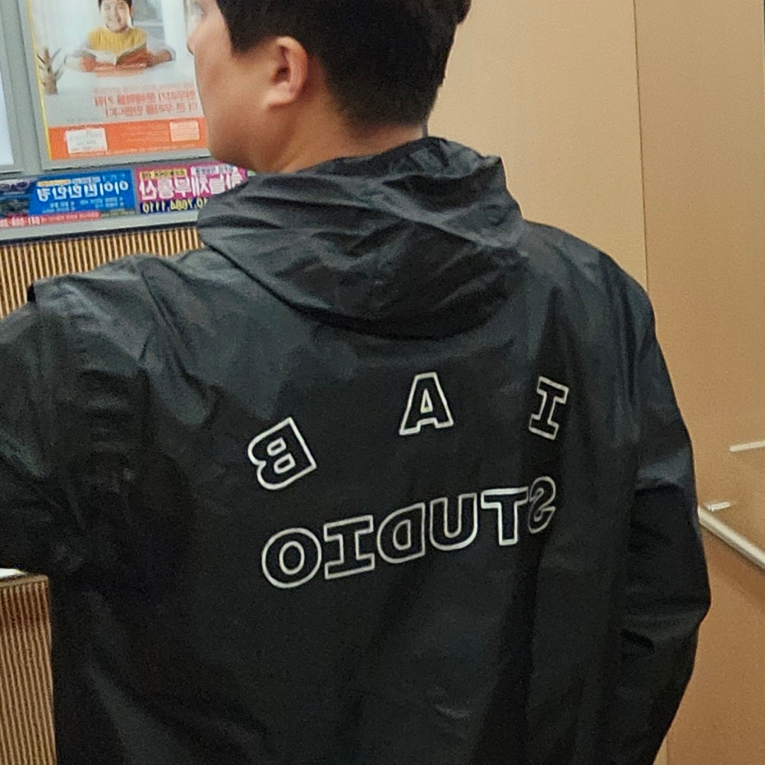 IAB Studio Ripstop Shorts Black, IAB Studio Ripstop Wind Jacket Black 착용 스타일 - 2