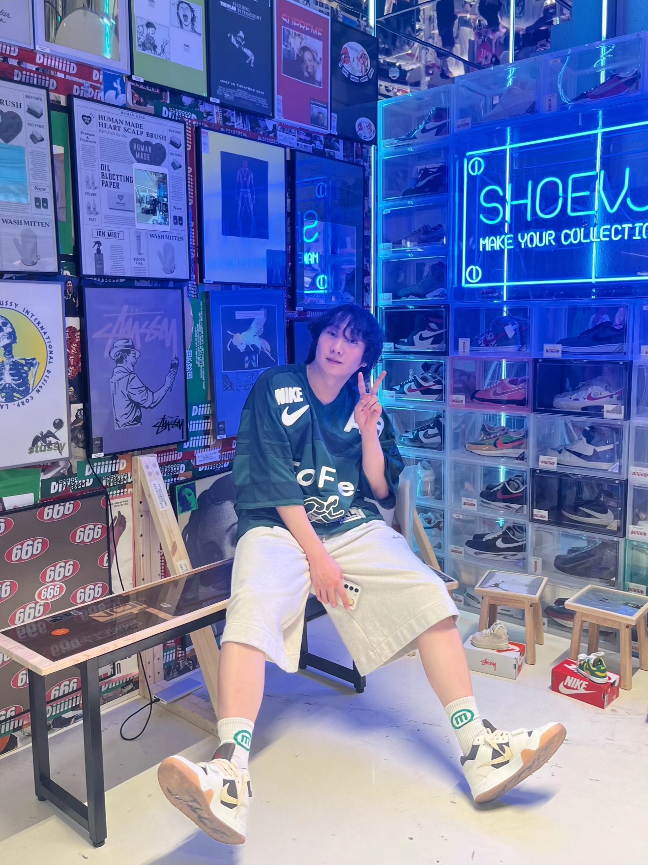 Jordan x Travis Scott Jumpman Jack TR Sail and Dark Mocha, Nike x Cactus Plant Flea Market S/S Jersey Green - US/EU 착용 스타일