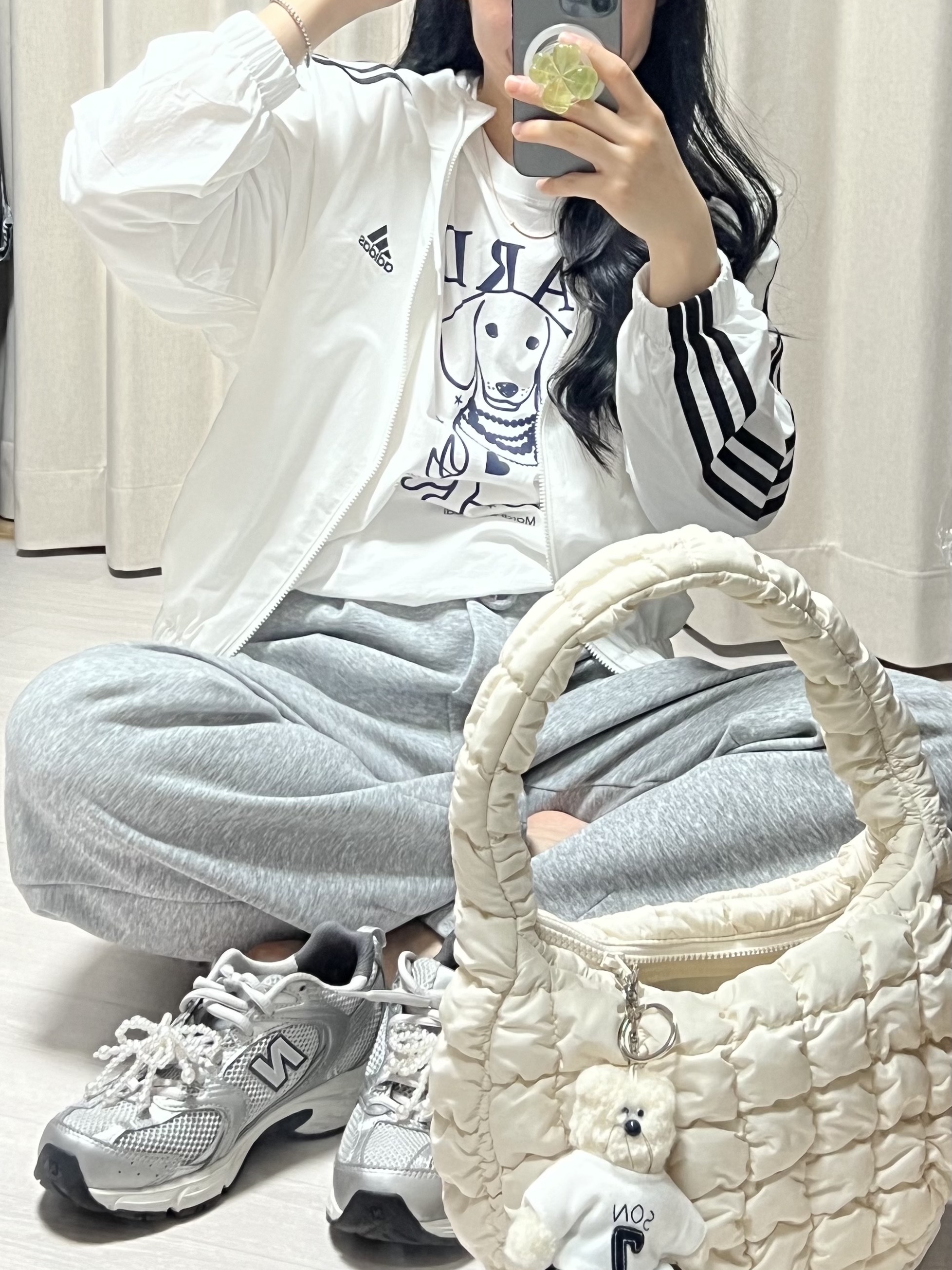 (W) Adidas Essential 3-Stripes Woven Windbreaker Jacket White - KR Sizing, COS Quilted Mini Bag Cream 착용 스타일