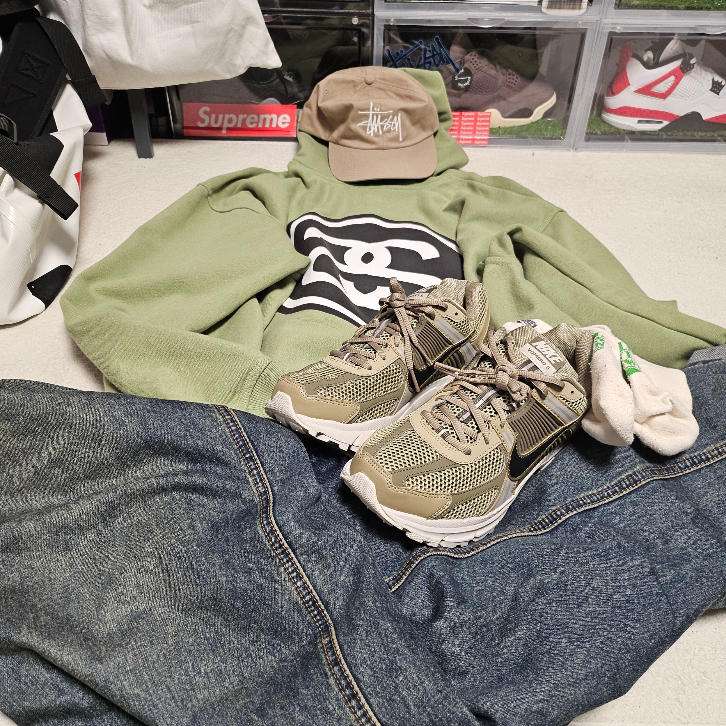 Stussy SS Link Hoodie Moss, Nike Zoom Vomero 5 SP Vast Grey 2023 착용 스타일 - 4