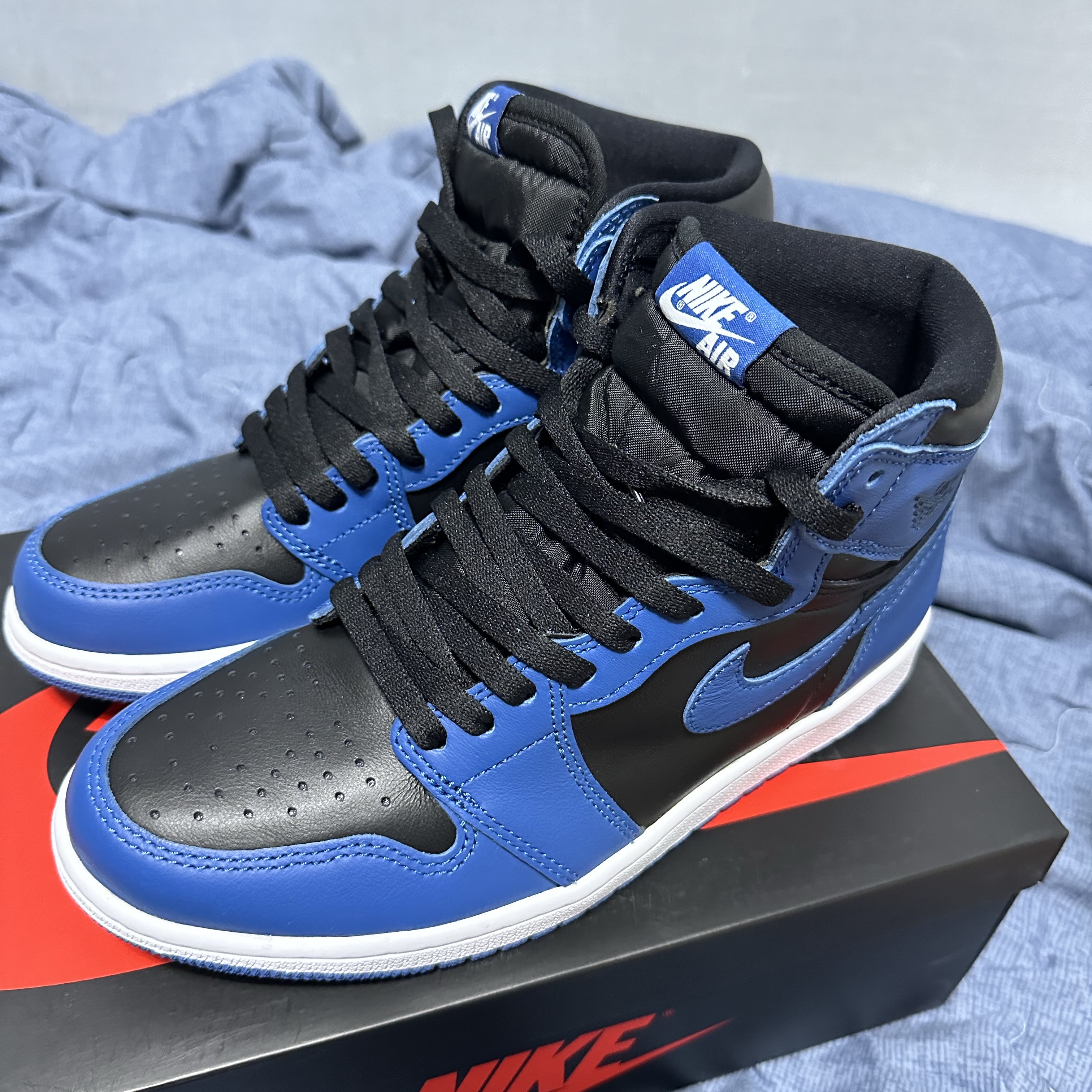 Jordan 1 Retro High OG Dark Marina Blue 착용 스타일