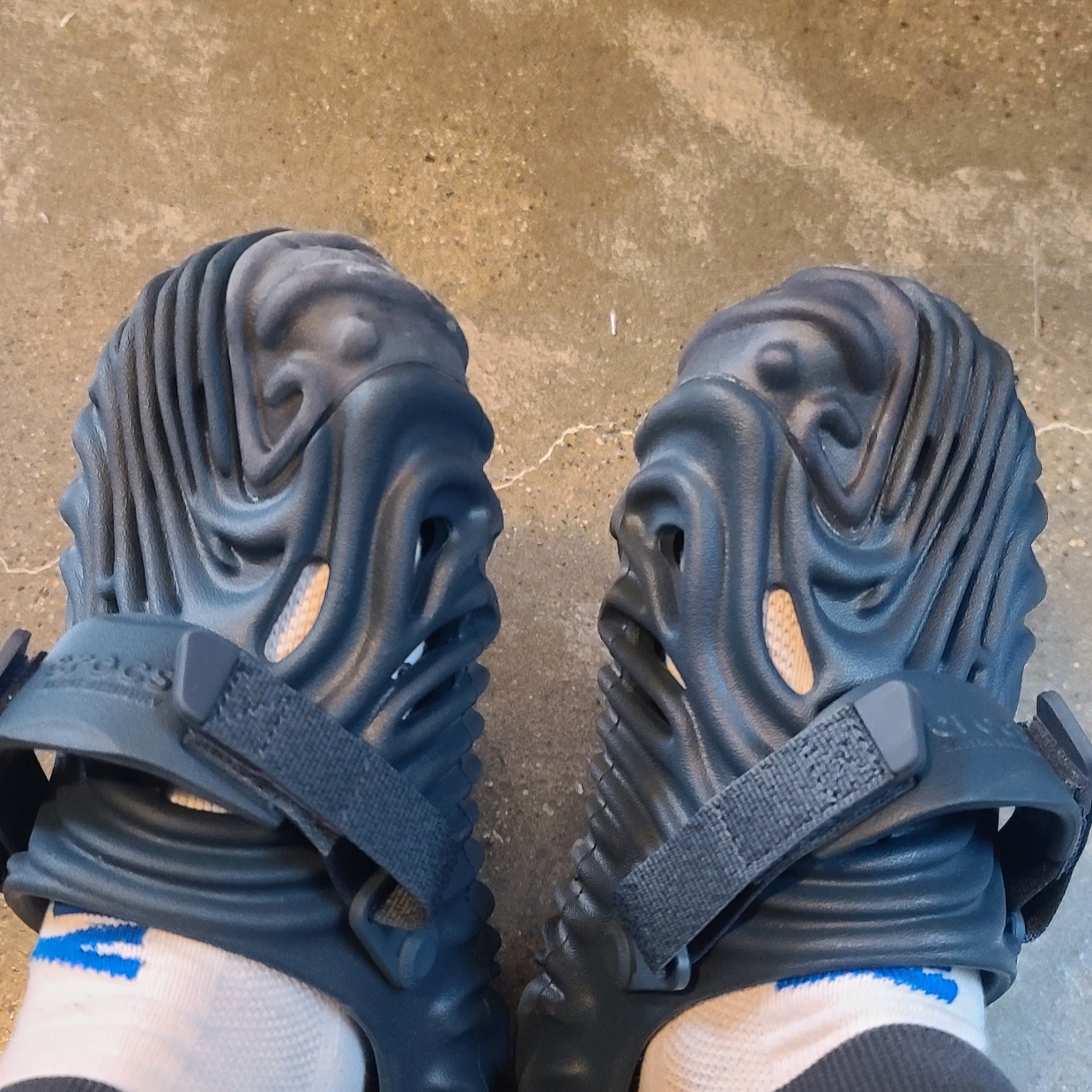Crocs x Salehe Bembury Pollex Clog Como 착용 스타일