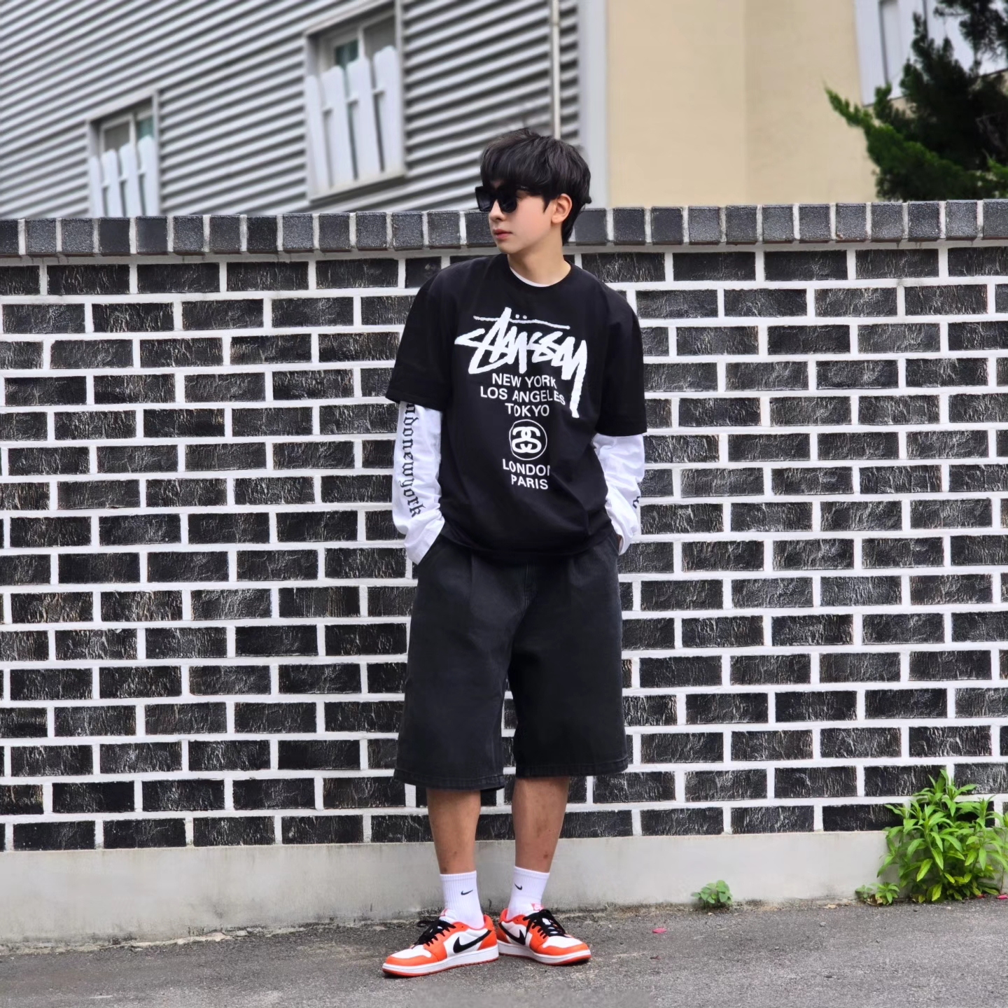 Stussy World Tour T-Shirt Black 2024,2025, Stussy World Tour T-Shirt Black 2023 착용 스타일 - 9