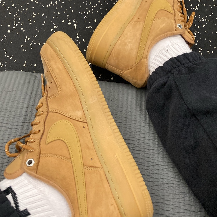 Nike Air Force 1 '07 WB Flax 착용 스타일