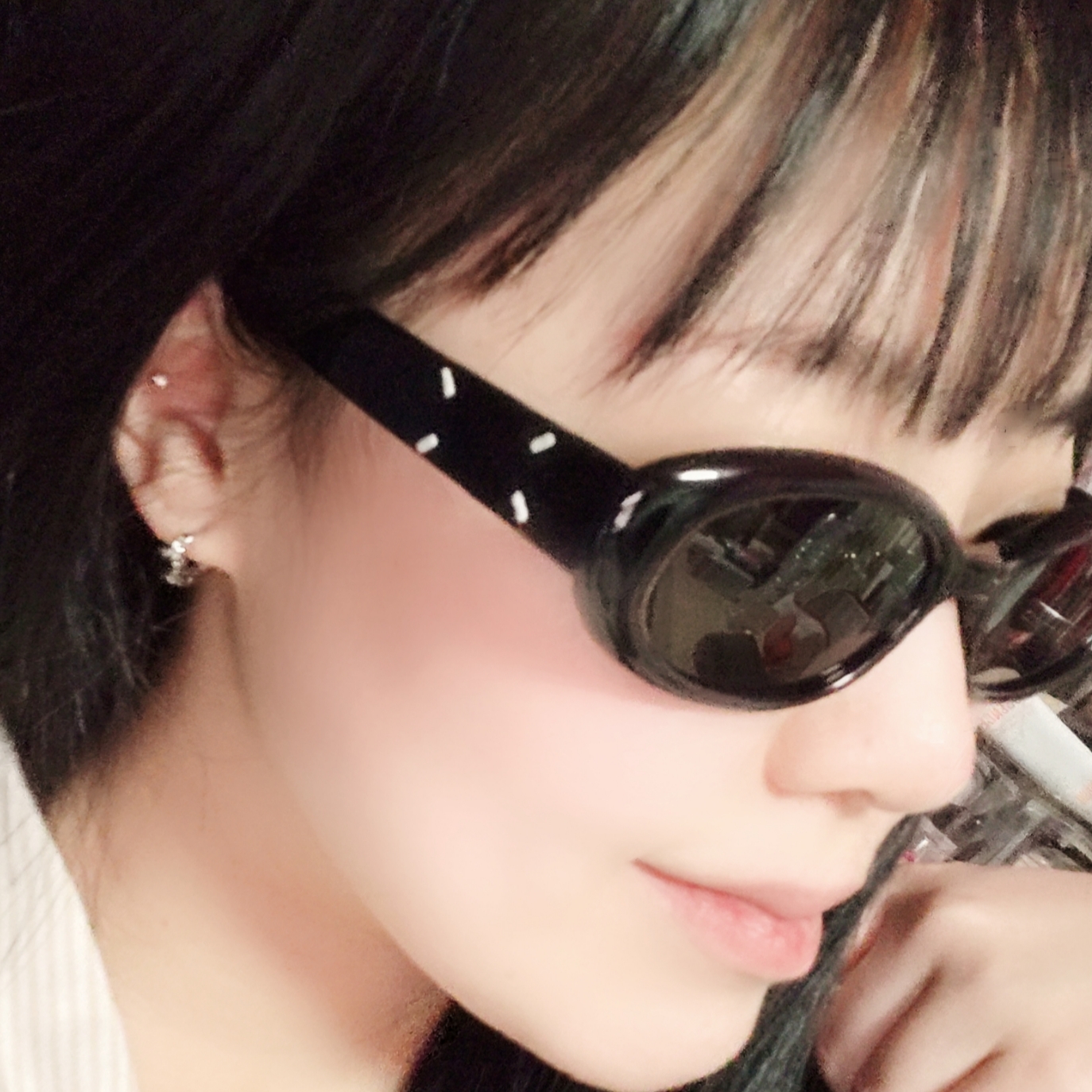 Gentle Monster x Maison Margiela MM107 Black Black 착용 스타일
