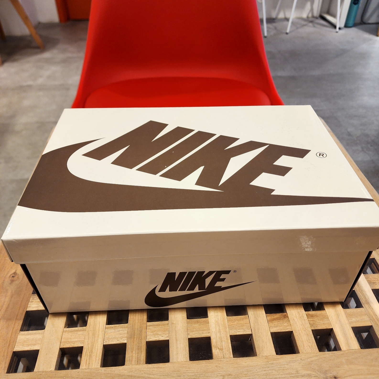 (W) Jordan 1 x Travis Scott Retro Low OG SP Canary 착용 스타일 - 7
