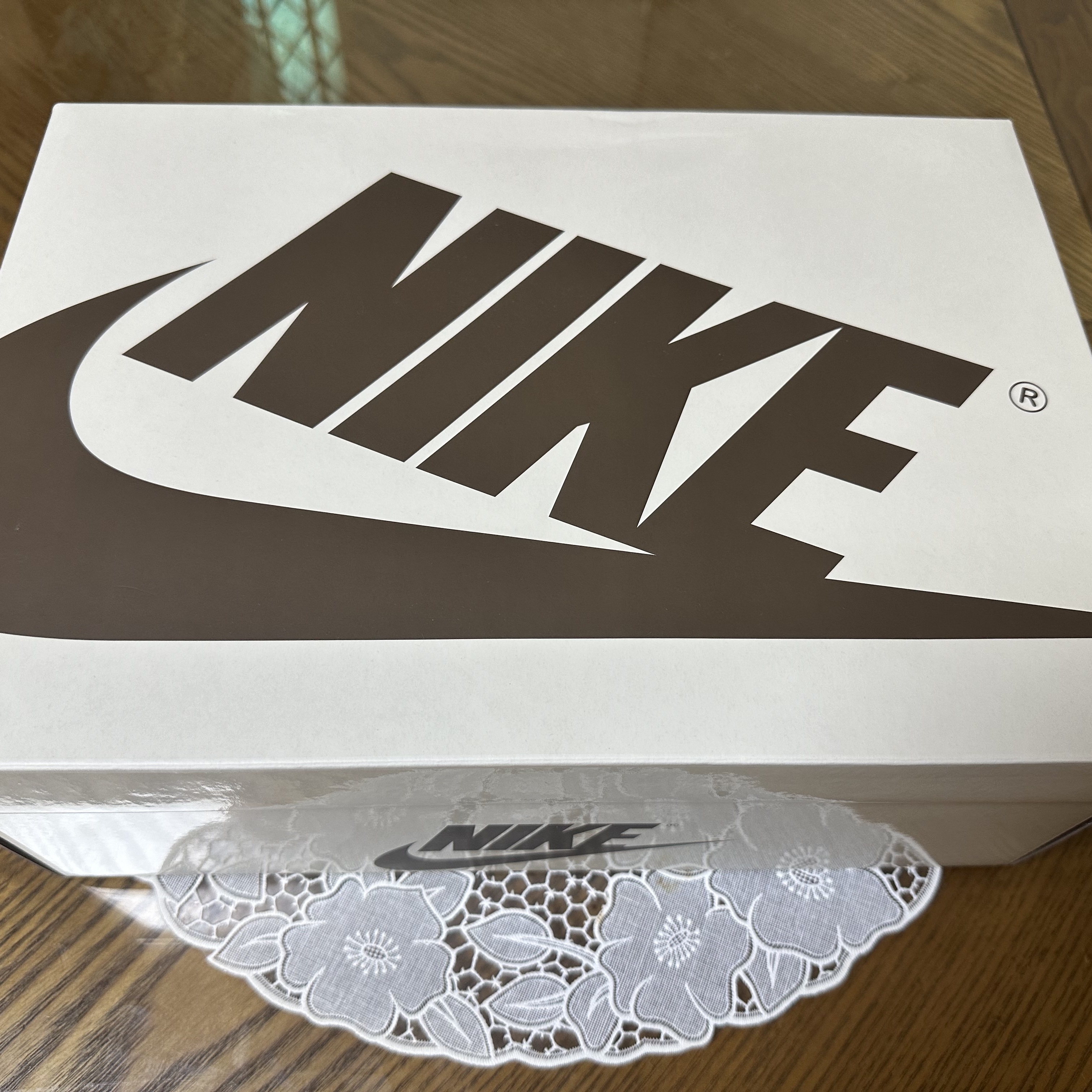 (W) Jordan 1 x Travis Scott Retro Low OG SP Canary 착용 스타일 - 1