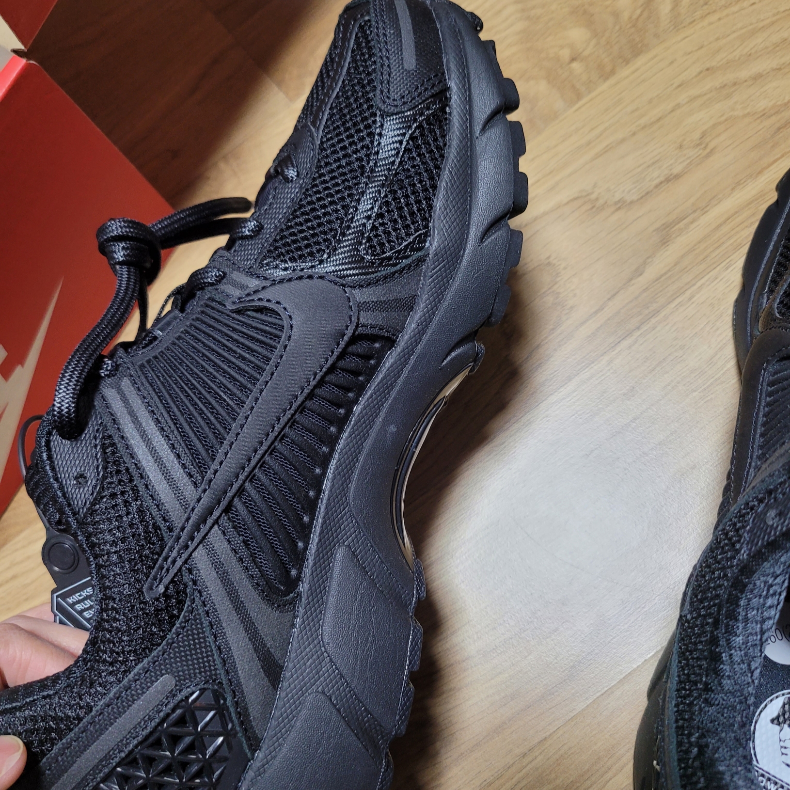 Nike Zoom Vomero 5 SP Black 착용 스타일