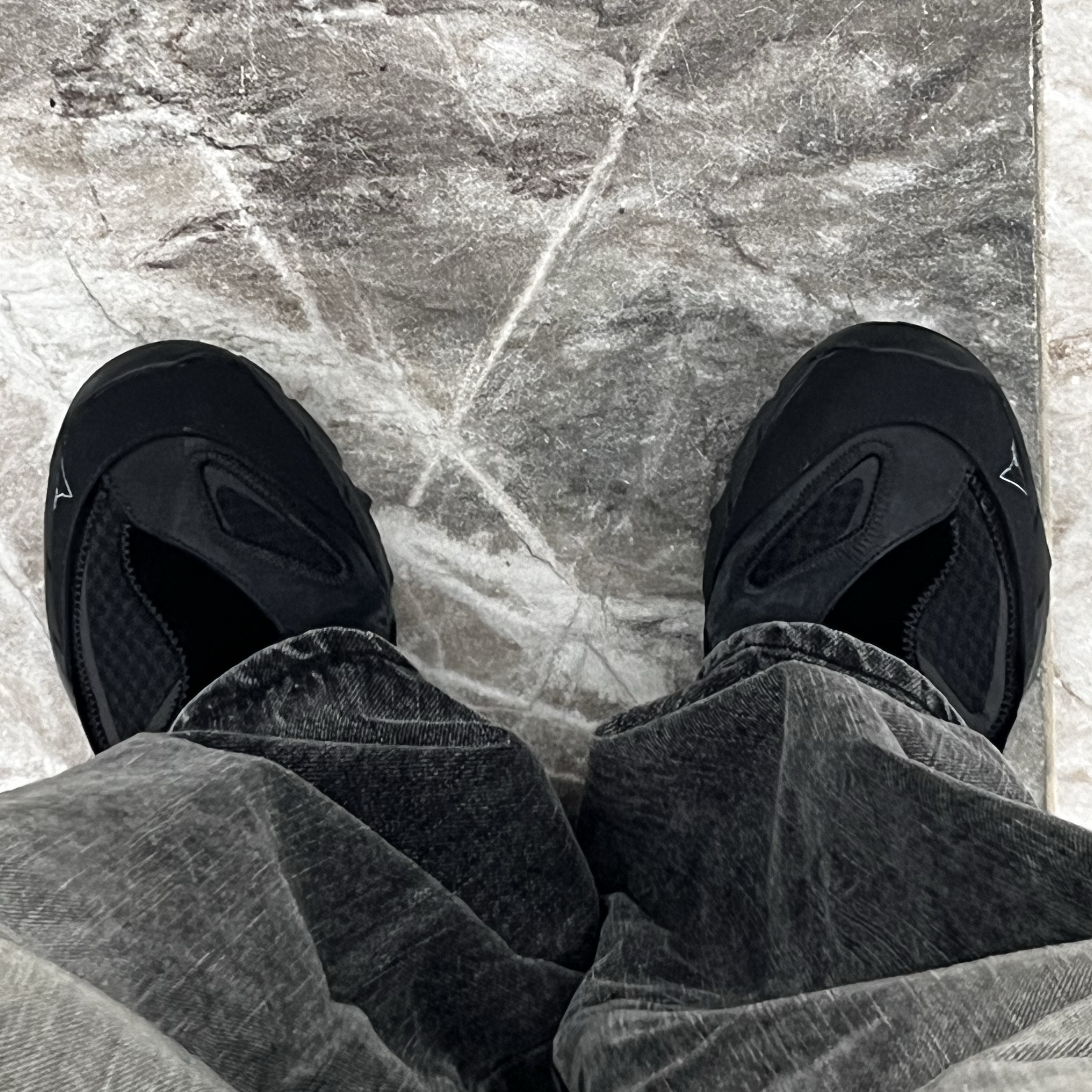 Roa Hiking Sandal Black 착용 스타일