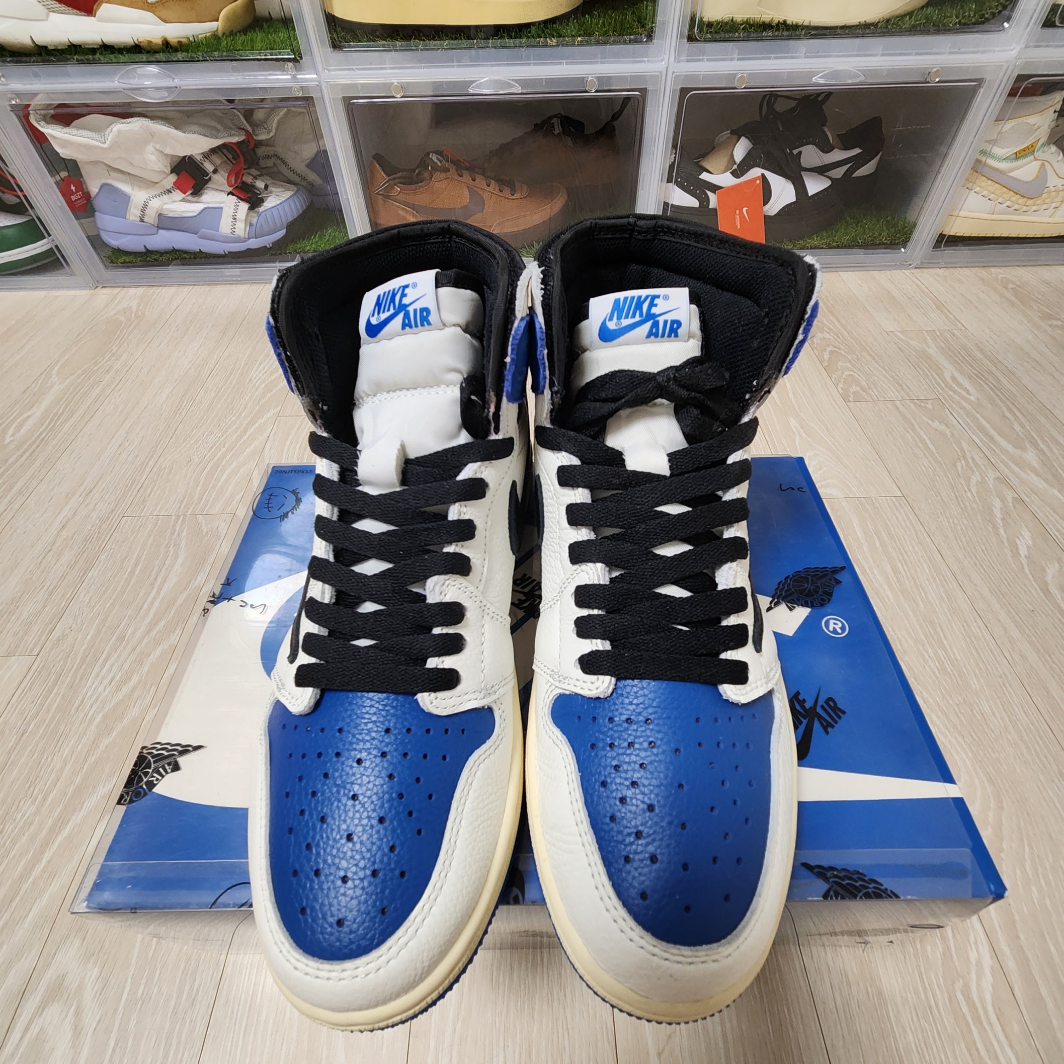 Jordan 1 x Travis Scott x Fragment Retro High OG SP Military Blue 착용 스타일 - 2