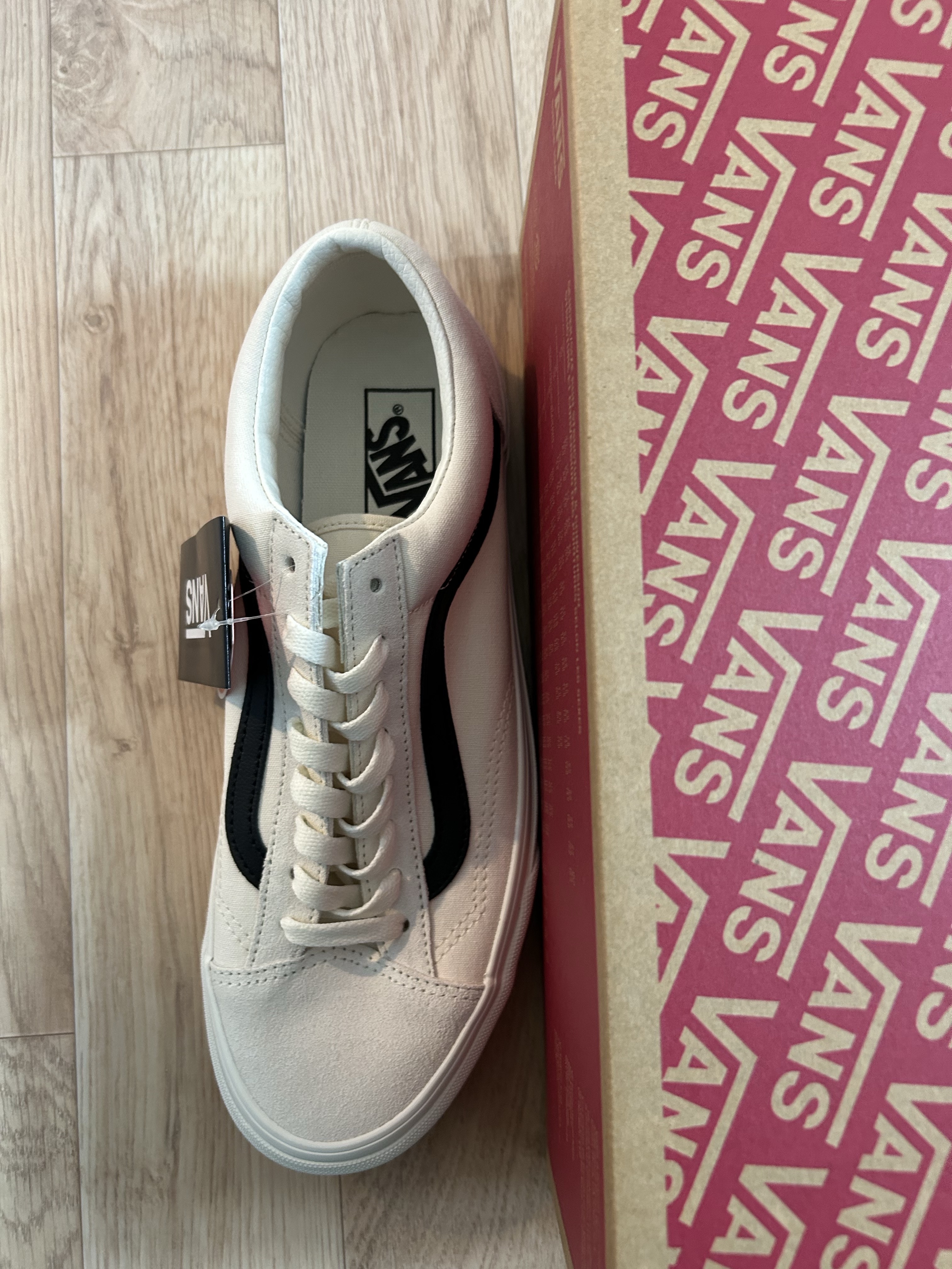 Vans Style 36 Marshmallow Black 착용 스타일