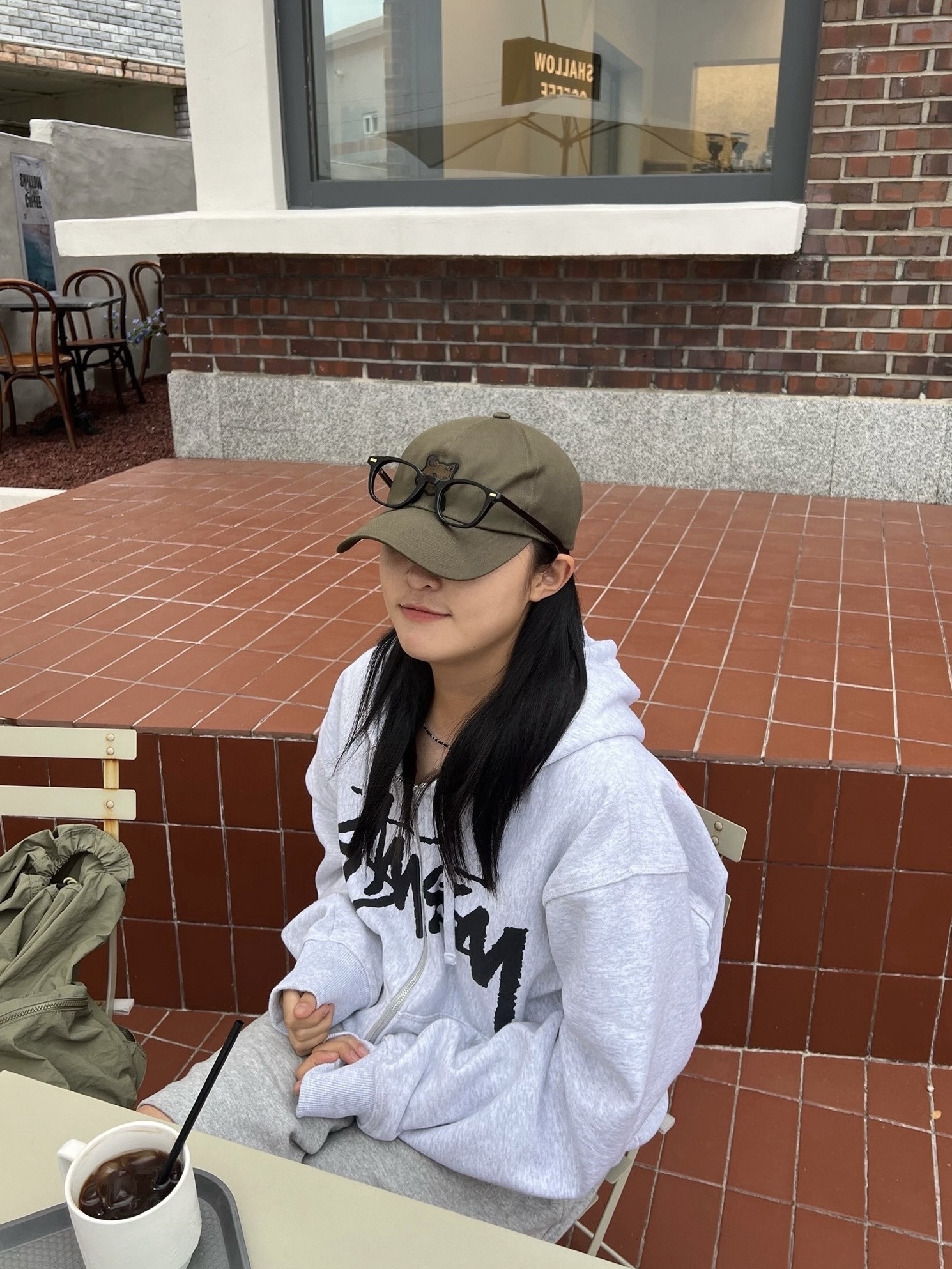 Stussy Venus Zip Hoodie Ash Heather, Maison Kitsune Bold Fox Head Patch 6p Cap Khaki 착용 스타일 - 3