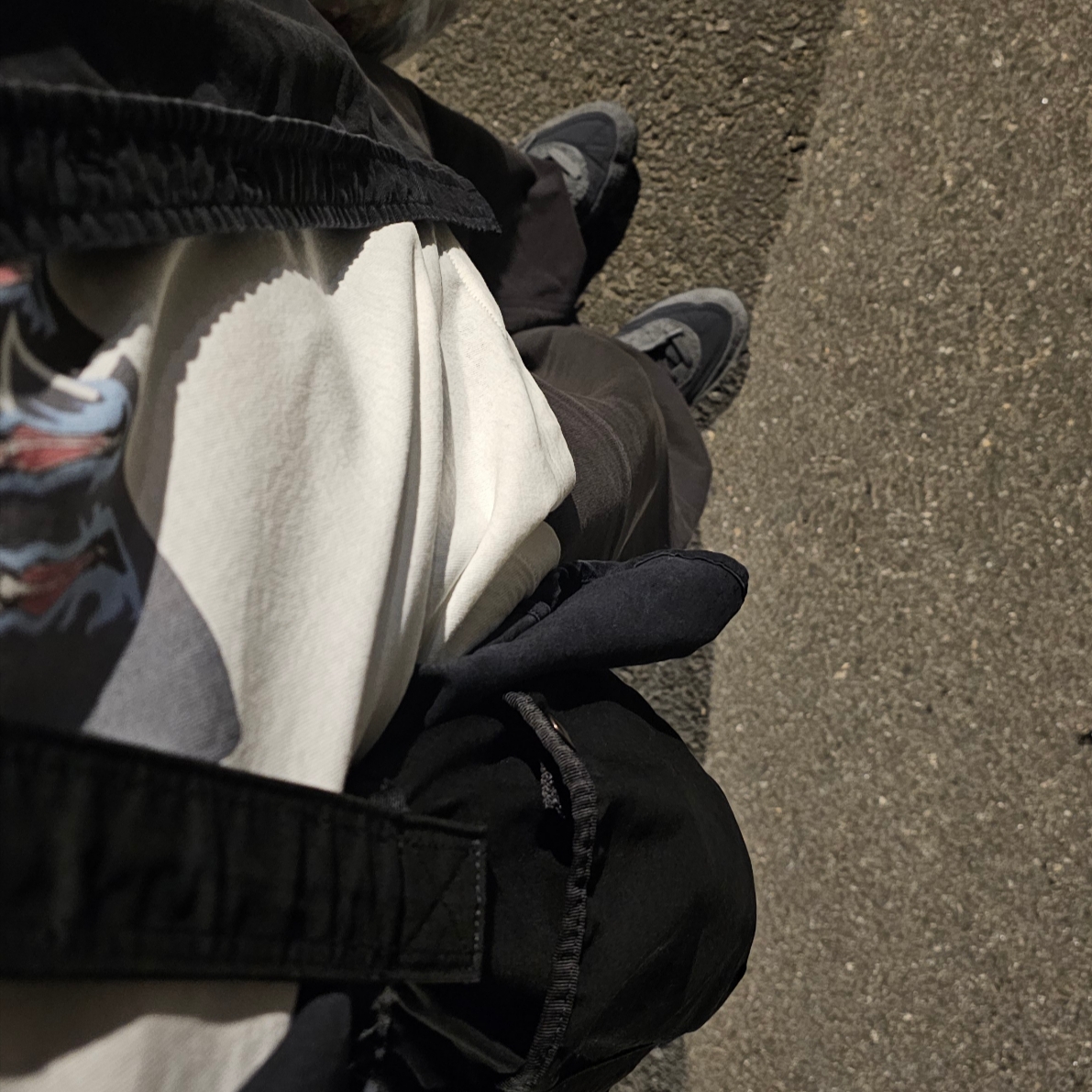 Polyteru 1/2 Graphic T-Shirt 'Skull Couple' White, Polyteru Human Index Human Loosed Half Zip Knit Gray 착용 스타일 - 1