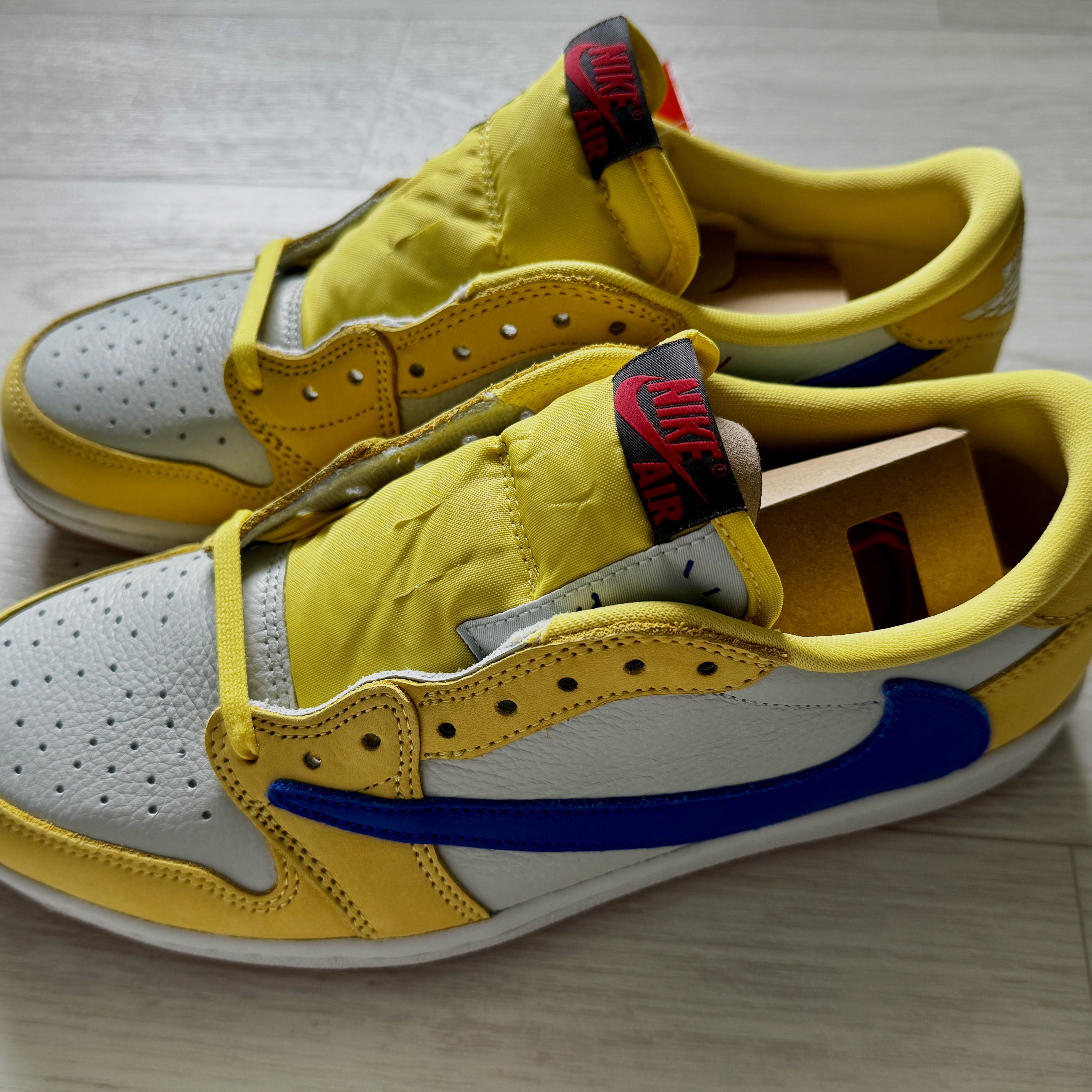 (W) Jordan 1 x Travis Scott Retro Low OG SP Canary 착용 스타일