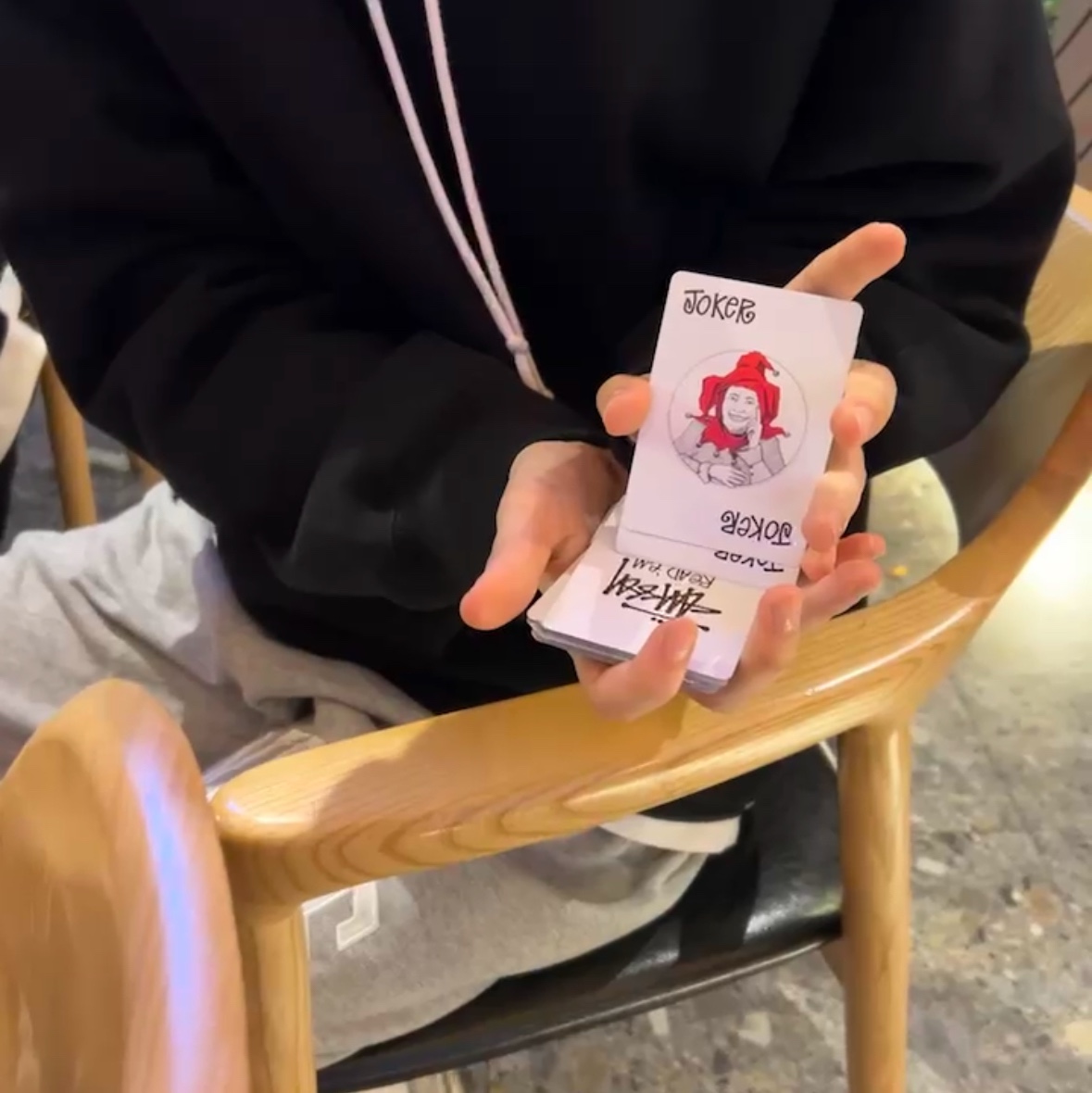 Stussy Playing Cards Black 착용 스타일