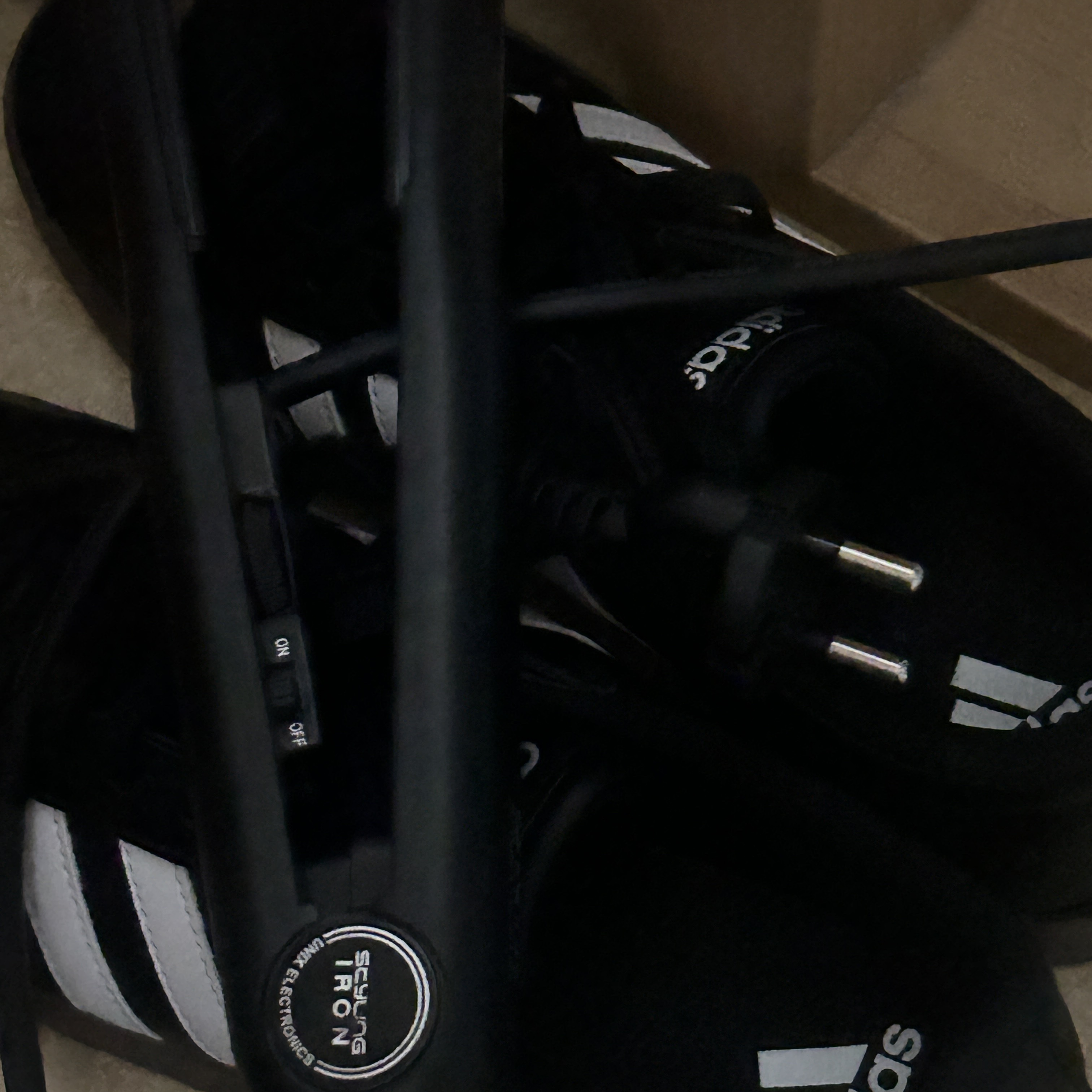 Adidas VL Court Base Core Black Cloud White 착용 스타일