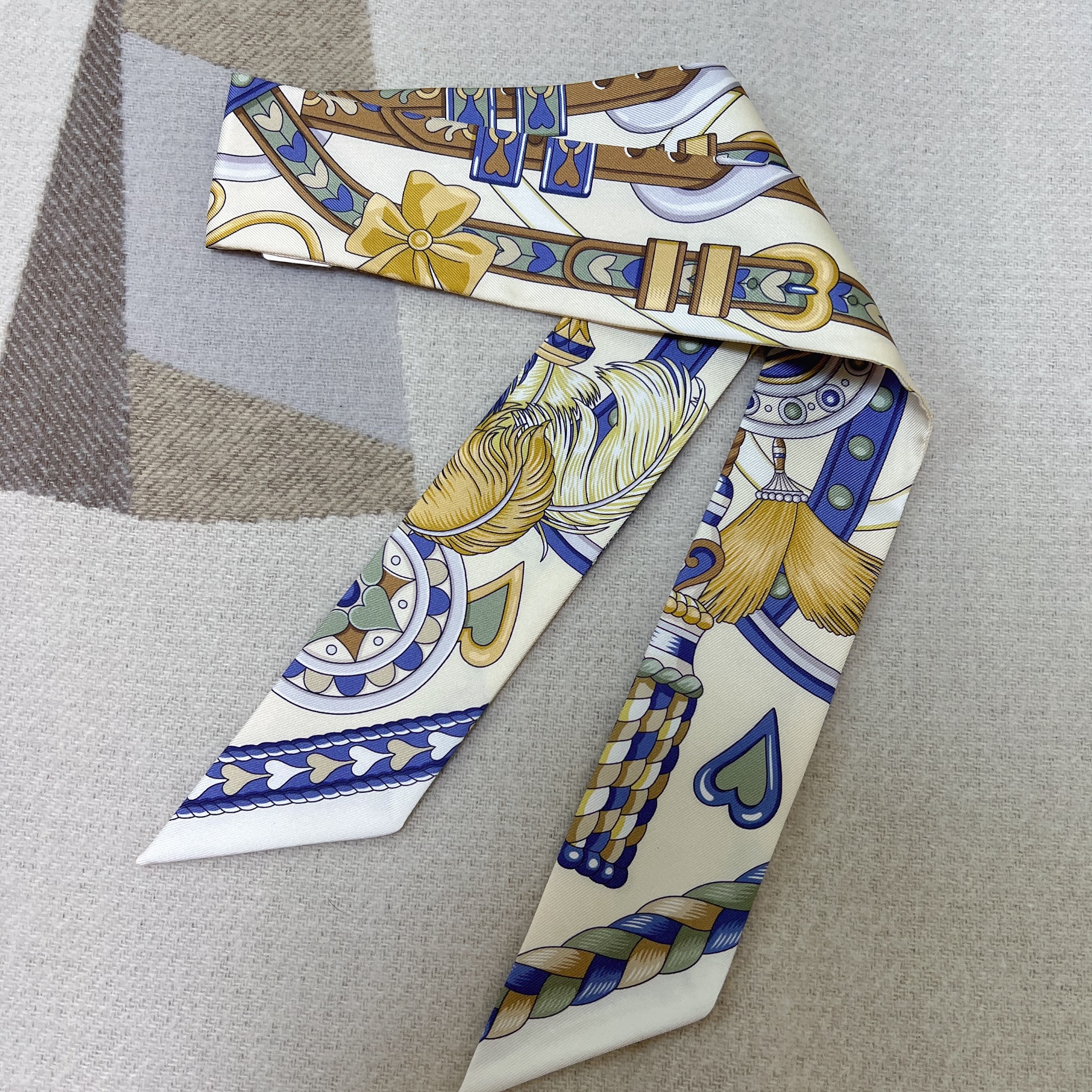 (W) Hermes Harnais De Coeur Twilly Creme Bleu Jean Vert Amande 착용 스타일 - 1