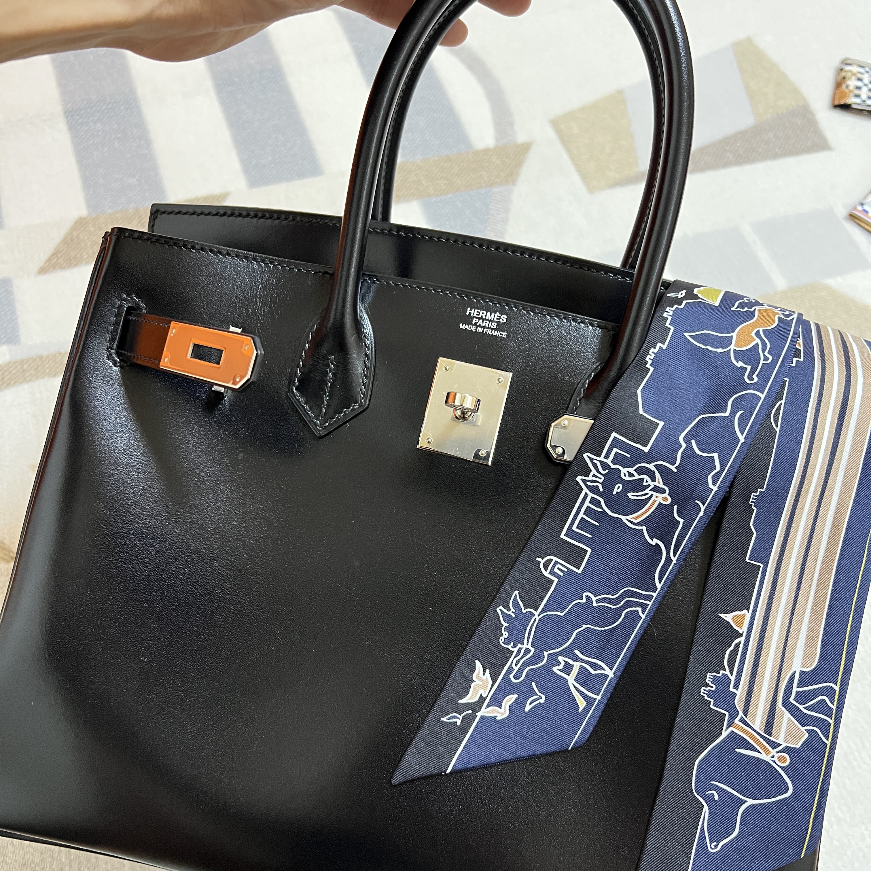 (W) Hermes Les Chiens Parisiens Twilly Caban Blanc Caramel 착용 스타일 - 5