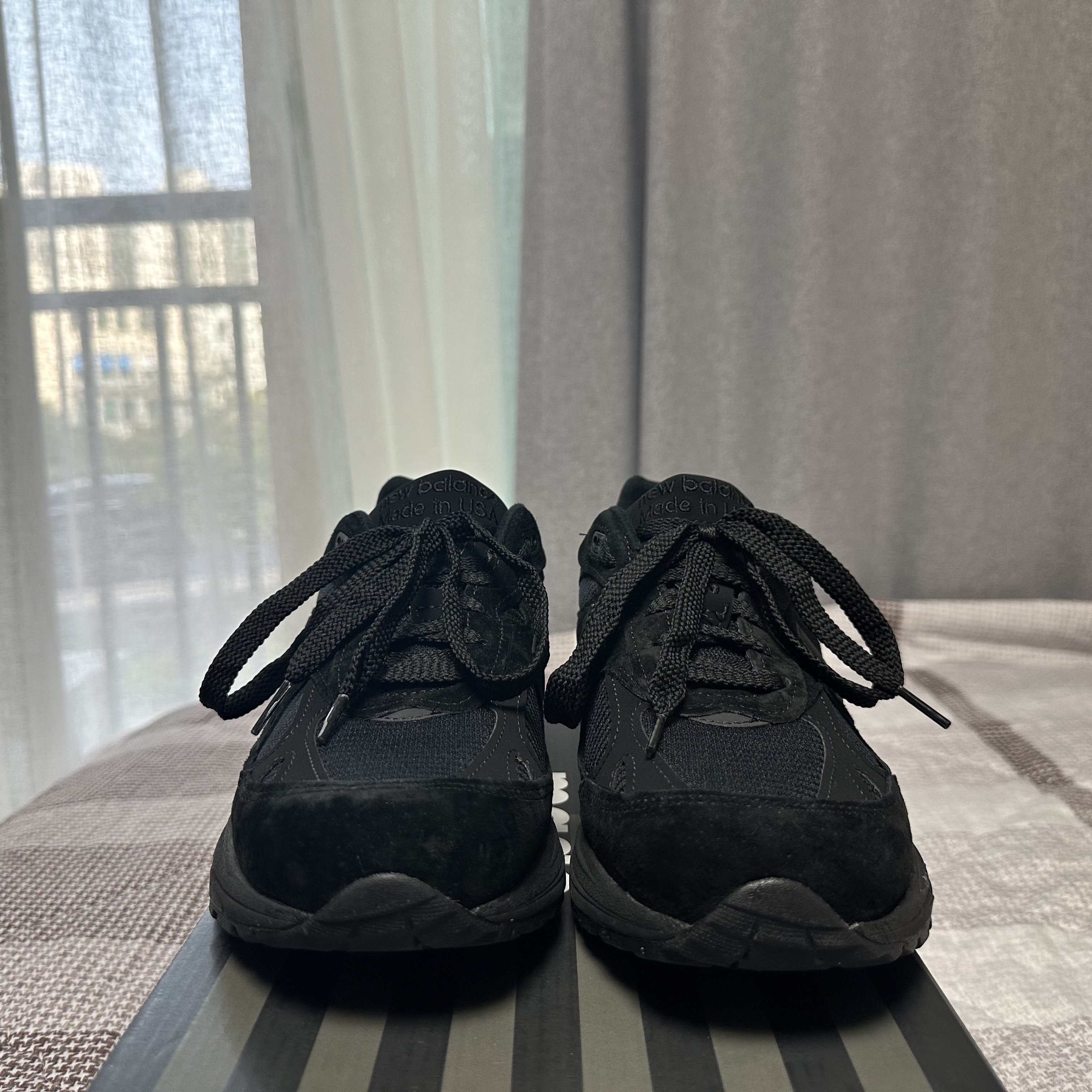 New Balance 993 Made in USA Triple Black - D Standard 착용 스타일 - 2