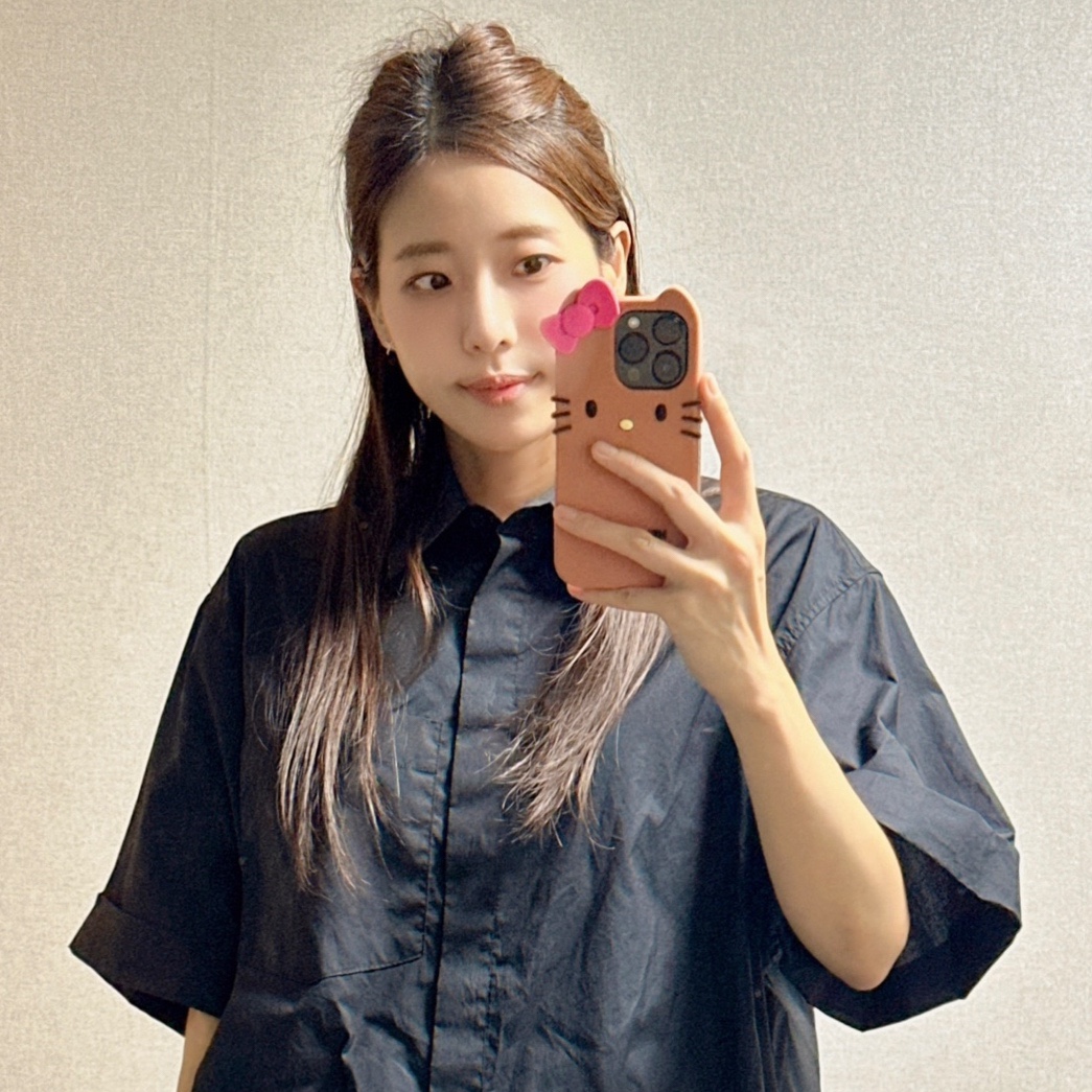 (W) 자라 포플린 포켓 셔츠 블랙 착용 스타일 - 2