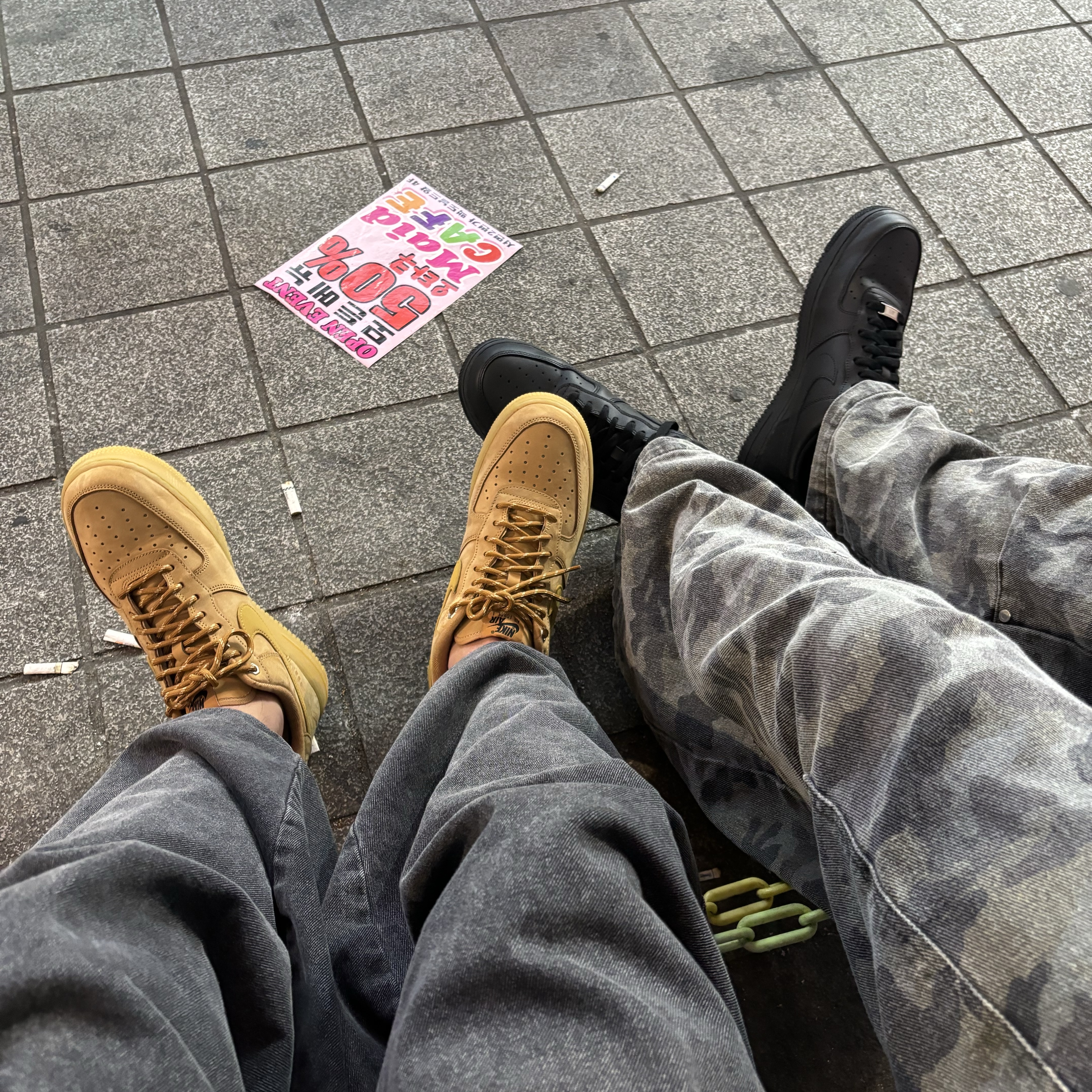 Nike Air Force 1 '07 WB Flax, Nike Air Force 1 '07 Low Triple Black 착용 스타일