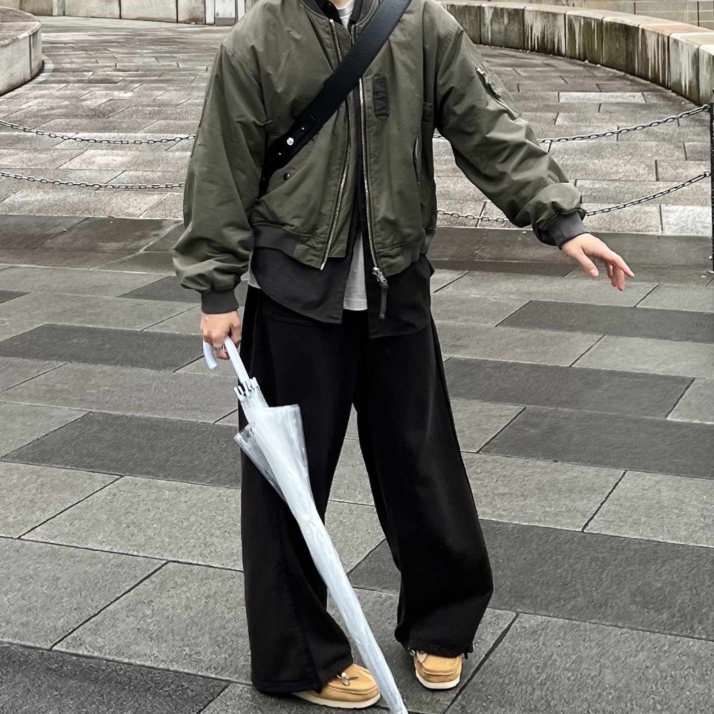 Polyteru 1 Tuck Gosima Pants Deep Charcoal, Polyteru 1011 Fatigue Sweatpants 1.2v Bleached Black 착용 스타일 - 2