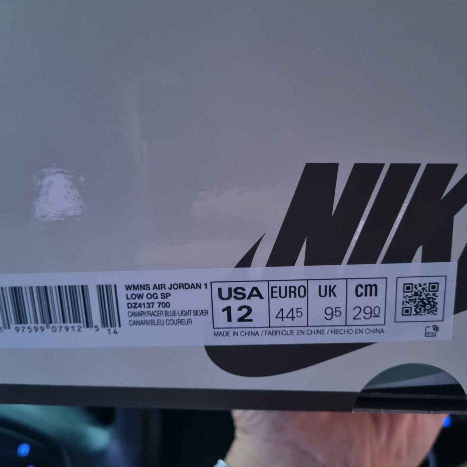 (W) Jordan 1 x Travis Scott Retro Low OG SP Canary 착용 스타일
